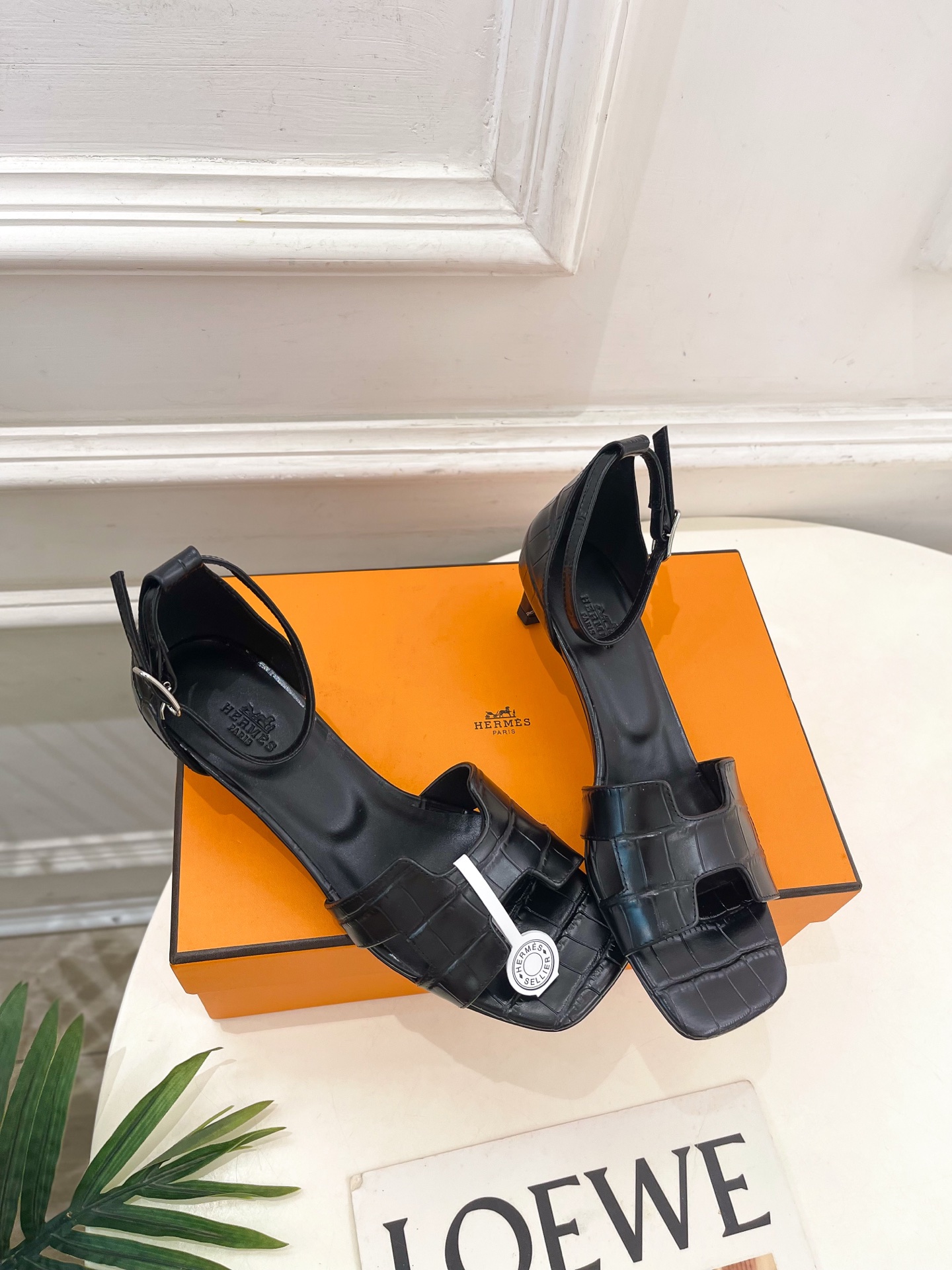 🐎𝐇𝐄𝐑𝐌𝐄* 爱玛仕 25𝐬𝐬 

🌈2025春夏新品 专柜新款 Joy 40凉鞋系列〰

◽鞋面：原