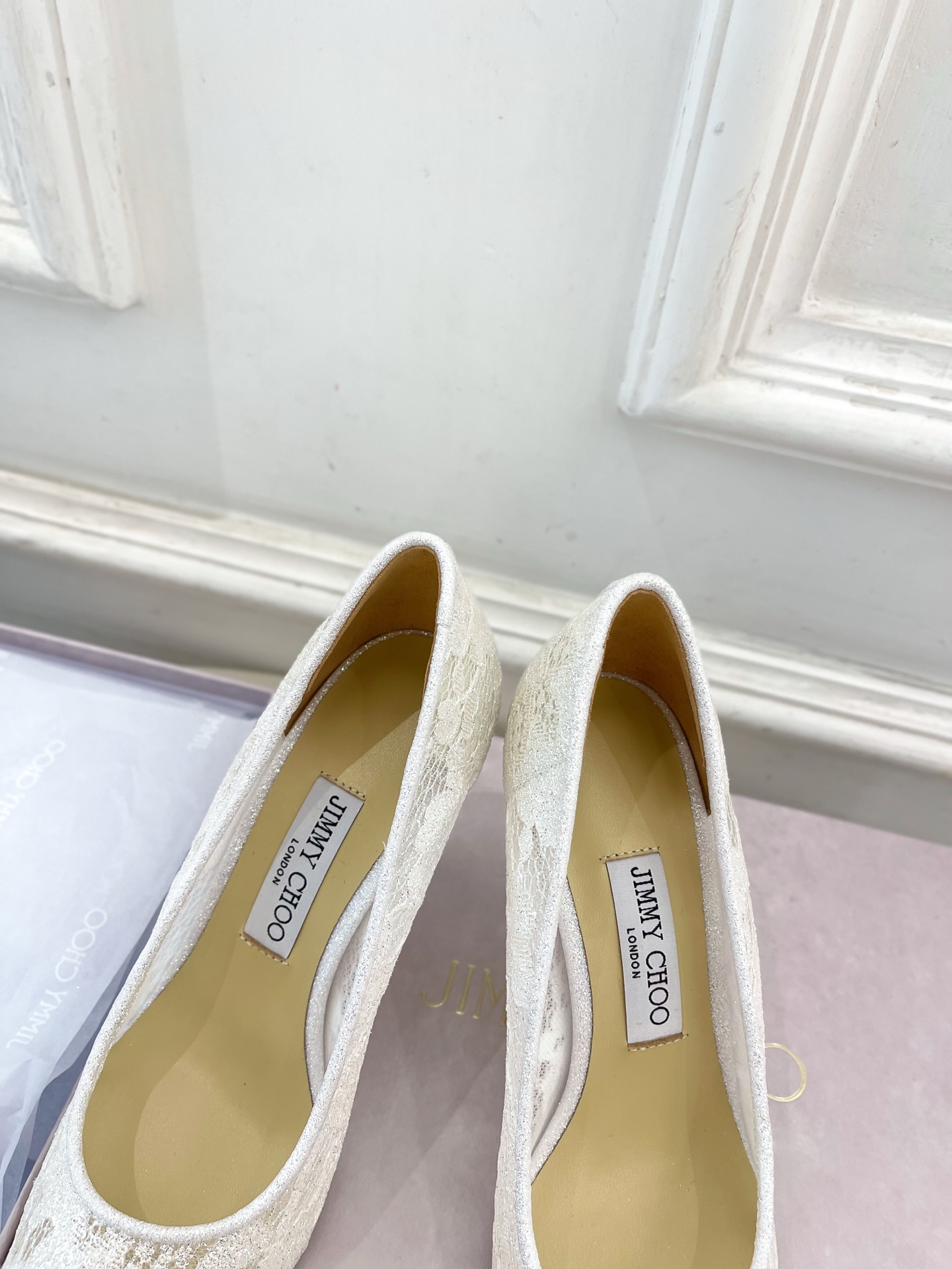 JimmyChoo✨吉米周 25ss ———
    
2025春夏新品 专柜最新JC蕾丝尖头高跟鞋 名