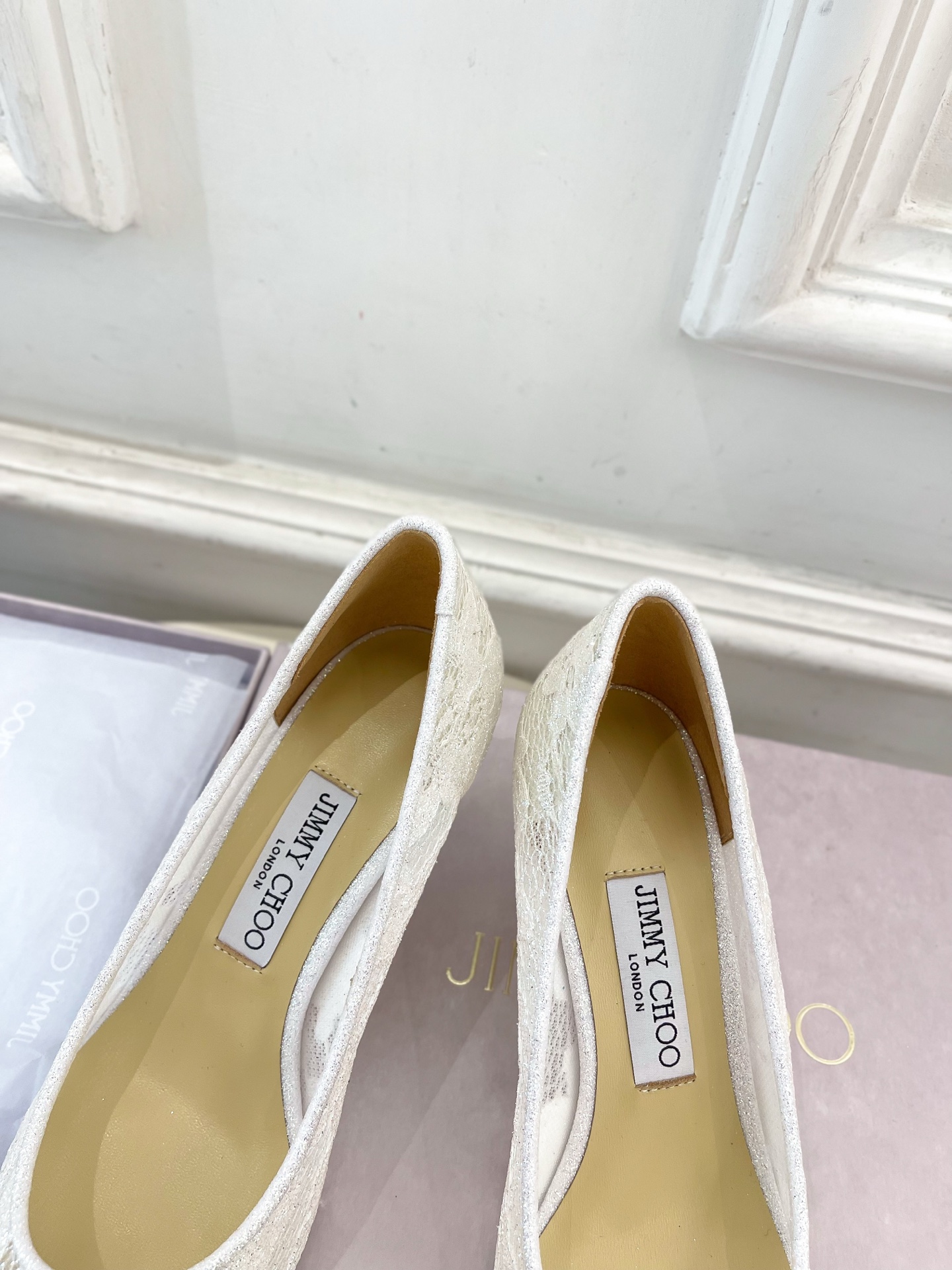 JimmyChoo✨吉米周 25ss ———
    
2025春夏新品 专柜最新JC蕾丝尖头高跟鞋 名