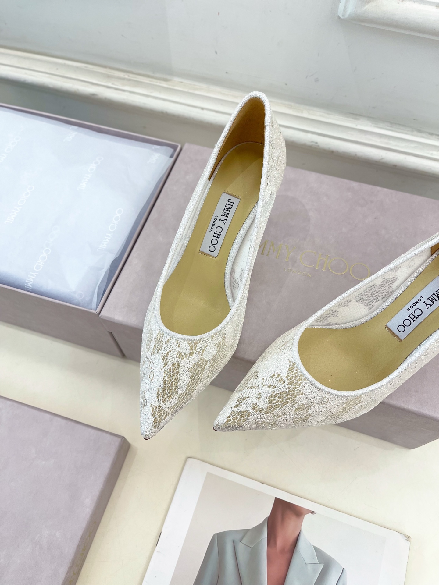 JimmyChoo✨吉米周 25ss ———
    
2025春夏新品 专柜最新JC蕾丝尖头高跟鞋 名