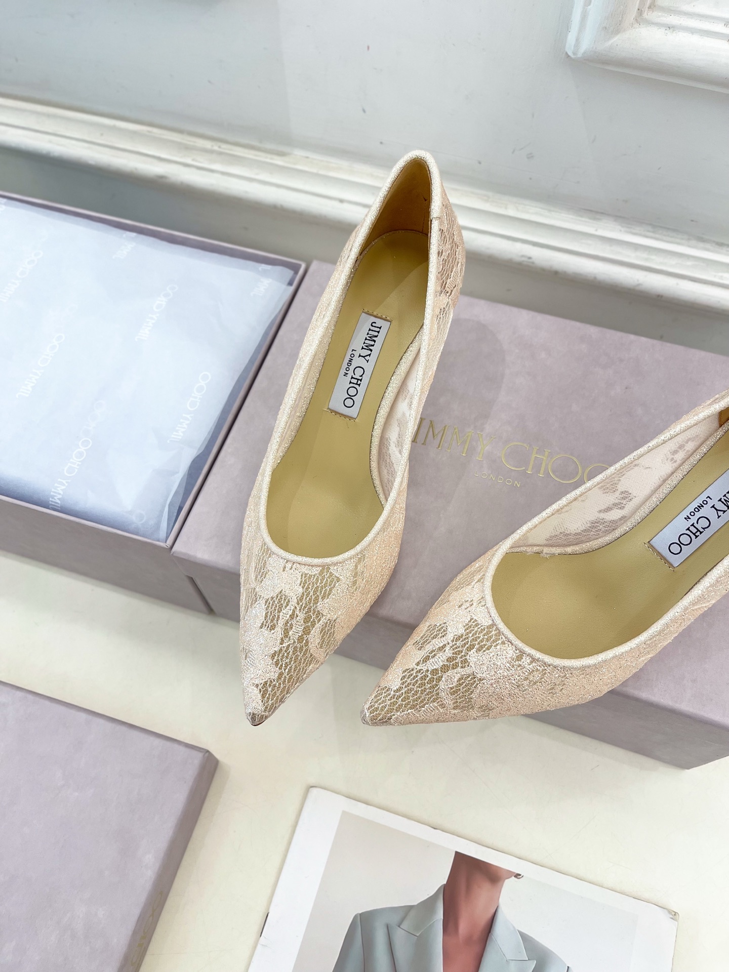 JimmyChoo✨吉米周 25ss ———
    
2025春夏新品 专柜最新JC蕾丝尖头高跟鞋 名