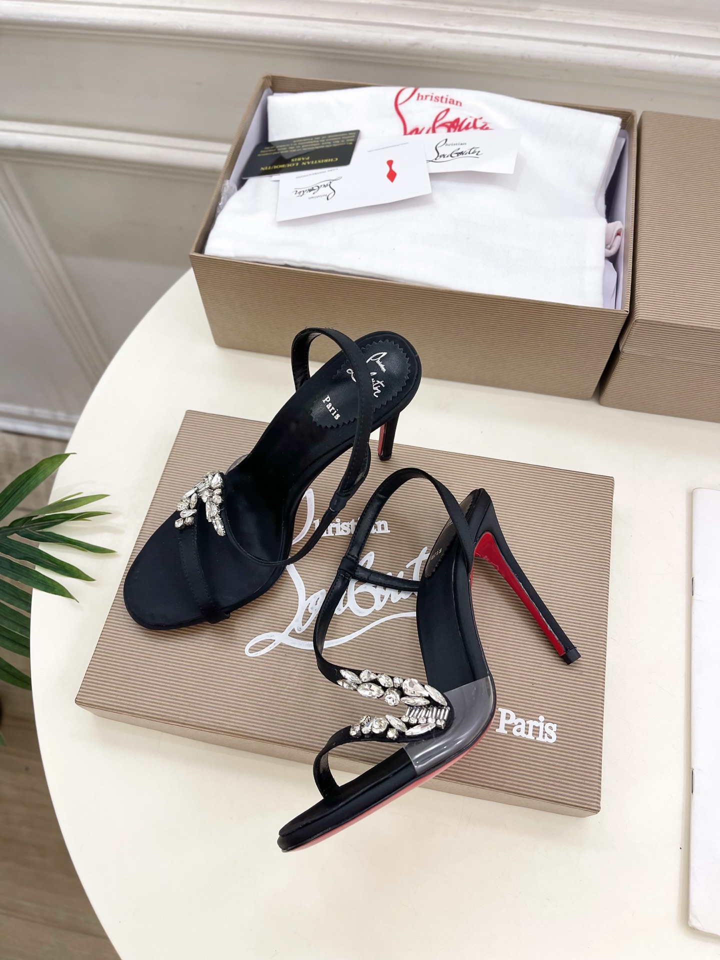 
Christian Louboutin路铂廷CL 红底鞋 25ss最新JUST JEWEL真丝水晶钻高