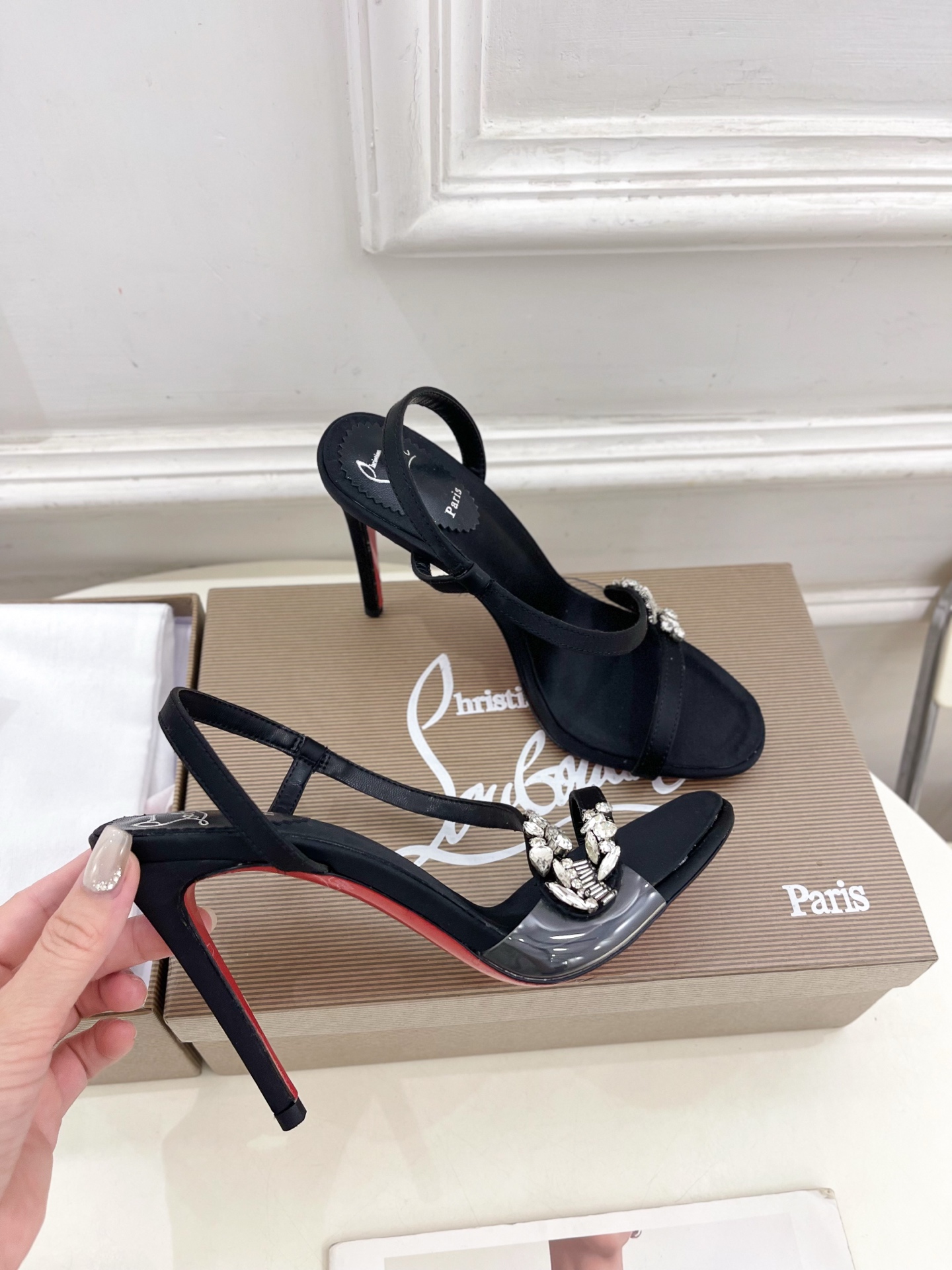 
Christian Louboutin路铂廷CL 红底鞋 25ss最新JUST JEWEL真丝水晶钻高