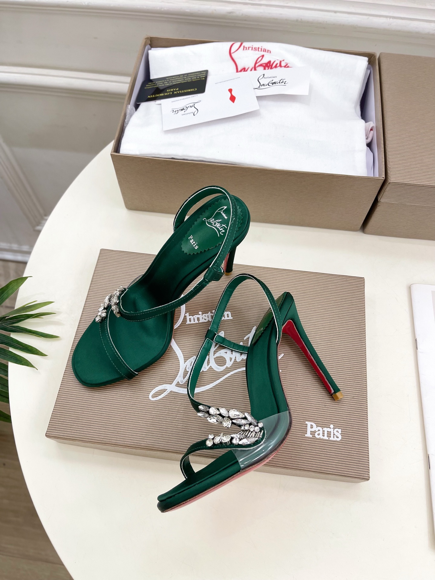 
Christian Louboutin路铂廷CL 红底鞋 25ss最新JUST JEWEL真丝水晶钻高