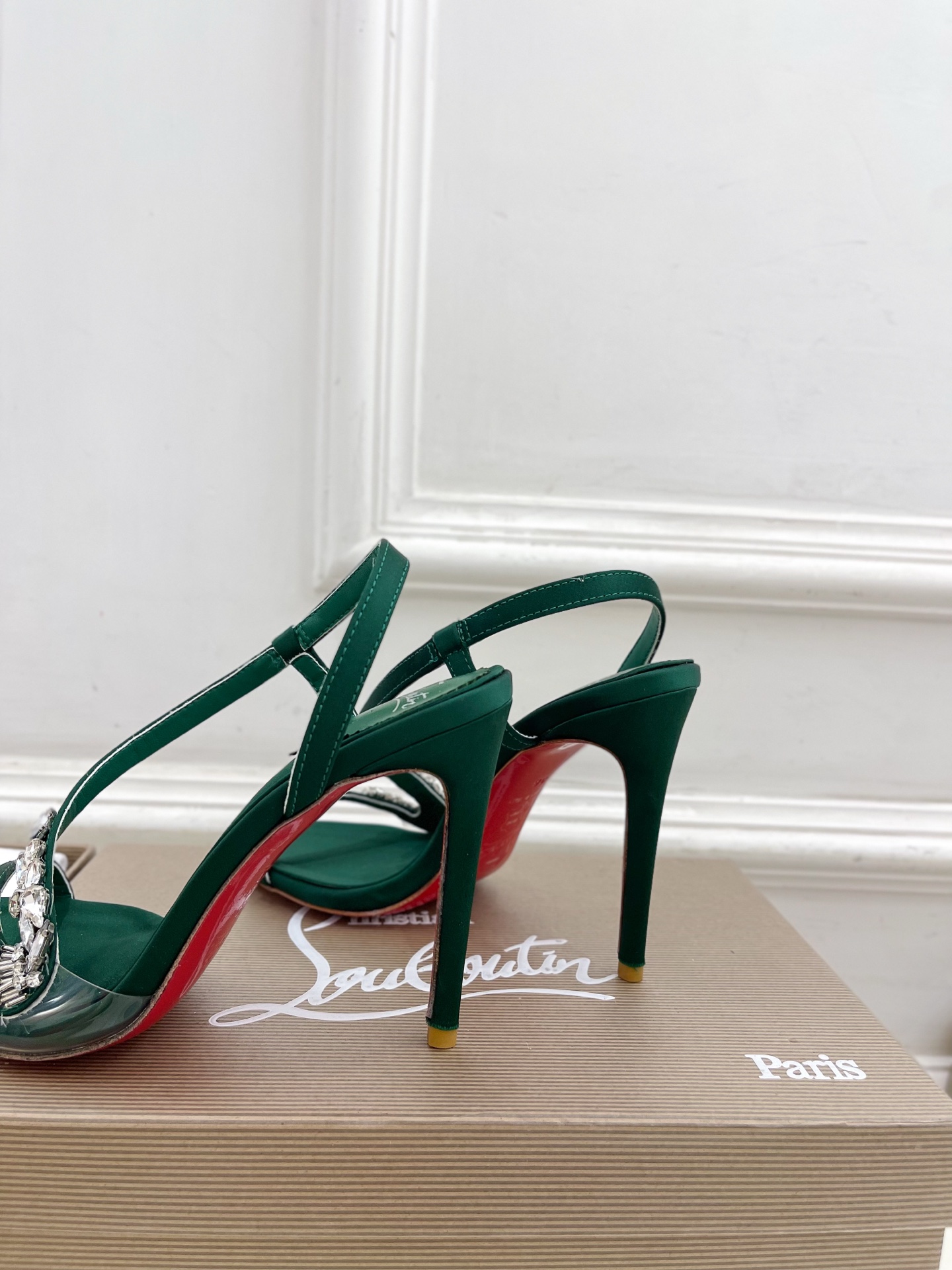 
Christian Louboutin路铂廷CL 红底鞋 25ss最新JUST JEWEL真丝水晶钻高