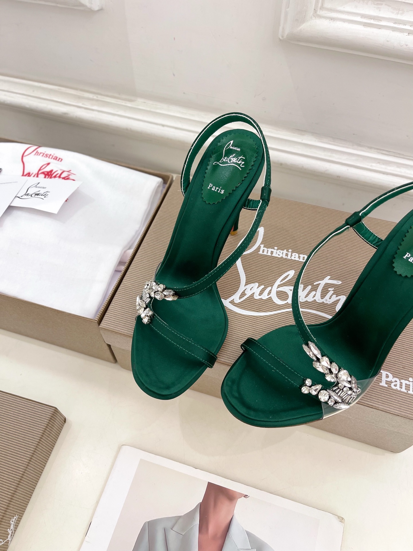 
Christian Louboutin路铂廷CL 红底鞋 25ss最新JUST JEWEL真丝水晶钻高