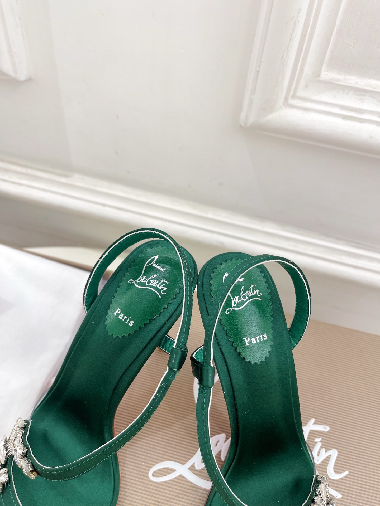 
Christian Louboutin路铂廷CL 红底鞋 25ss最新JUST JEWEL真丝水晶钻高