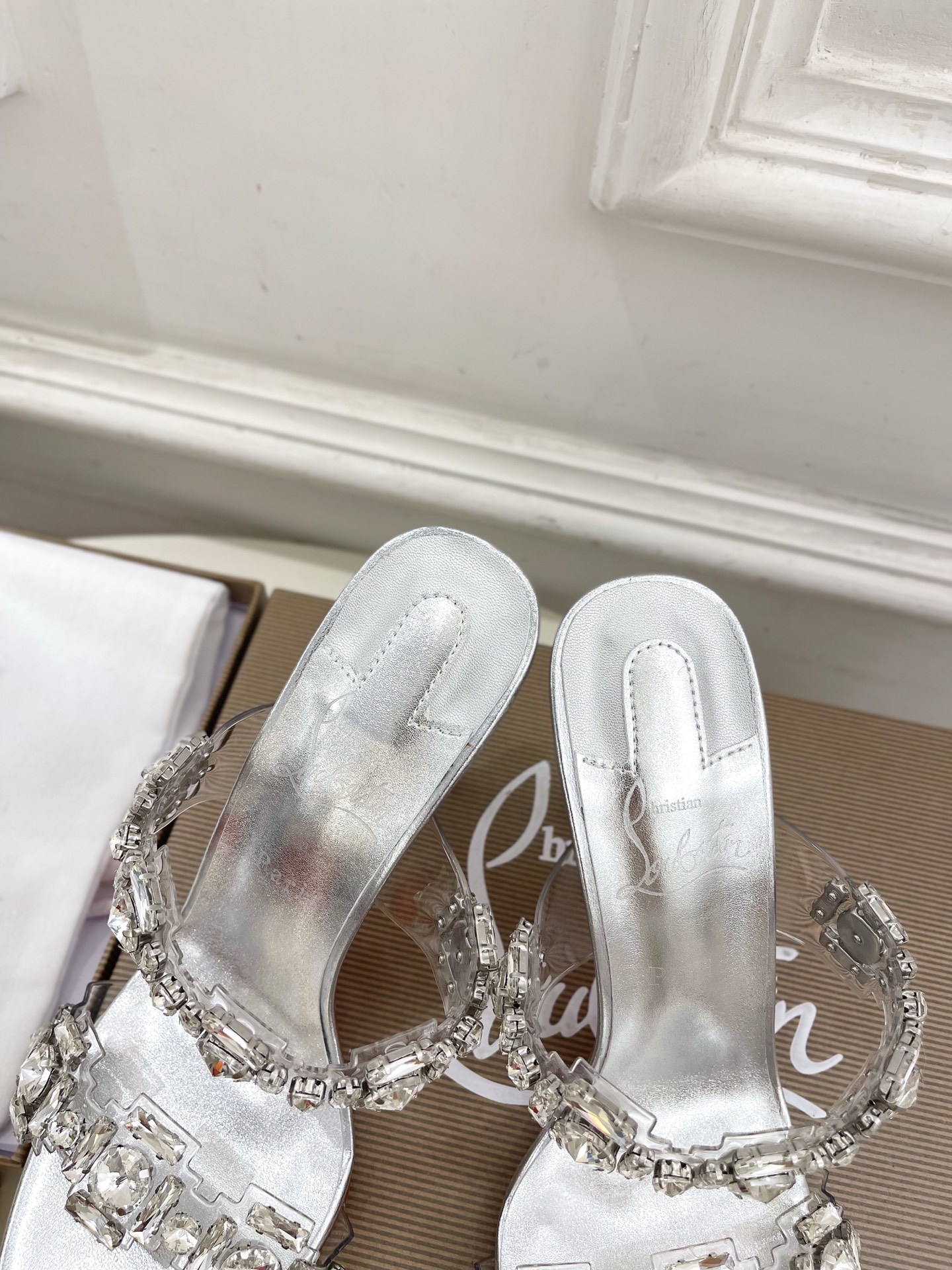 Christian Louboutin路铂廷CL 红底鞋 25ss最新JUST JEWEL透明带水晶钻高