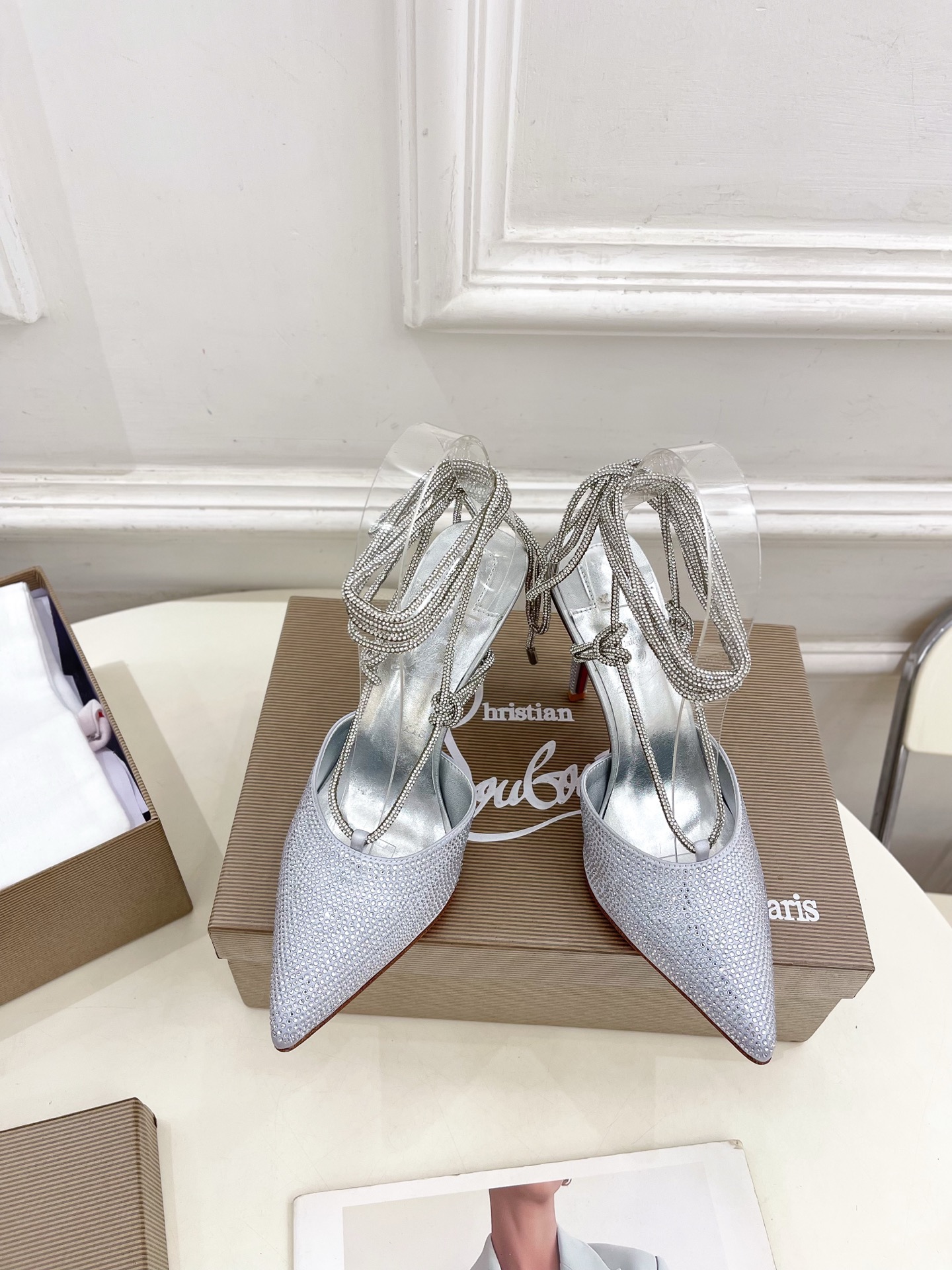 
Christian Louboutin路铂廷CL 红底鞋 25ss最新JUST JEWEL水晶钻高跟凉