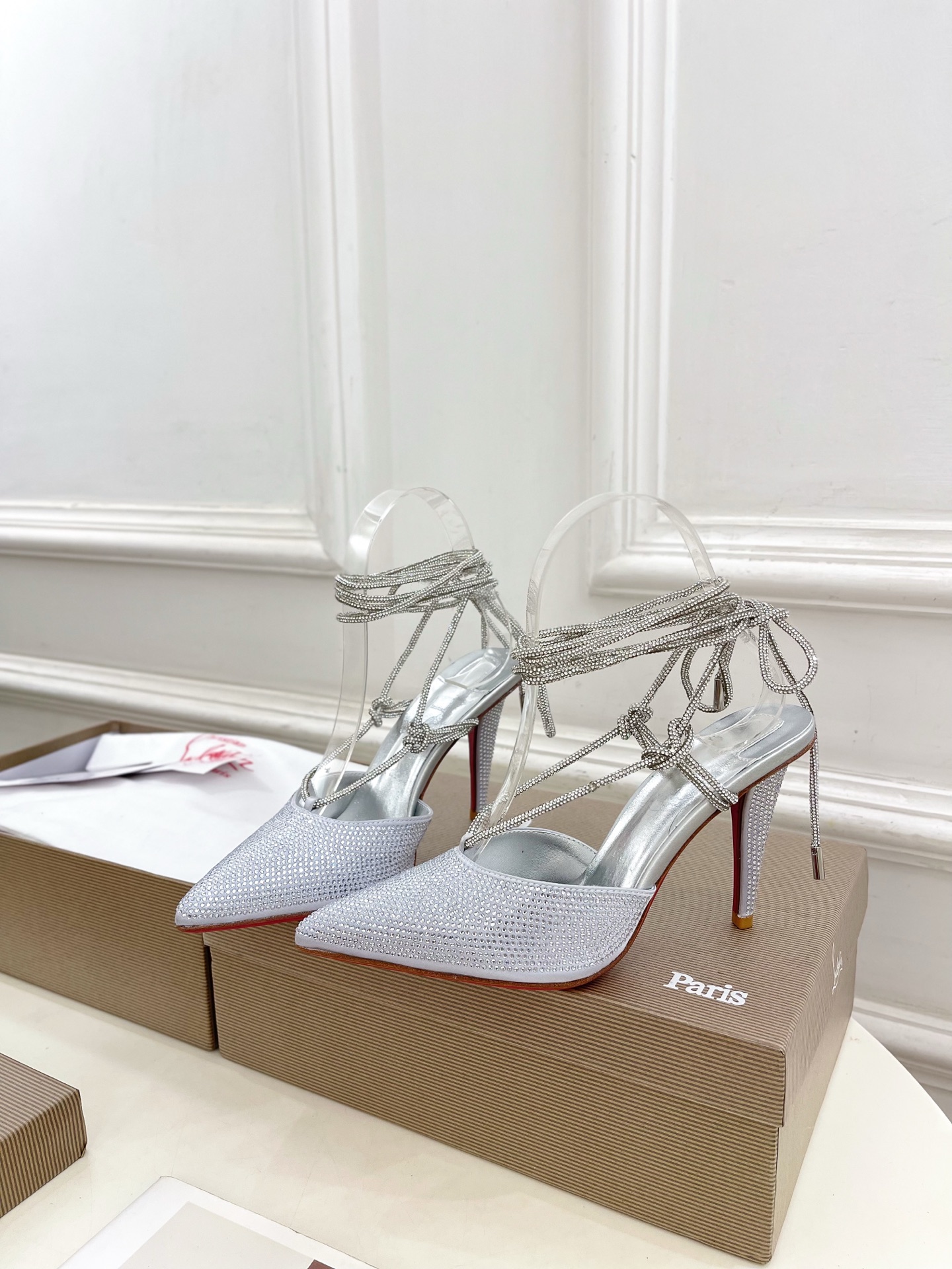 
Christian Louboutin路铂廷CL 红底鞋 25ss最新JUST JEWEL水晶钻高跟凉