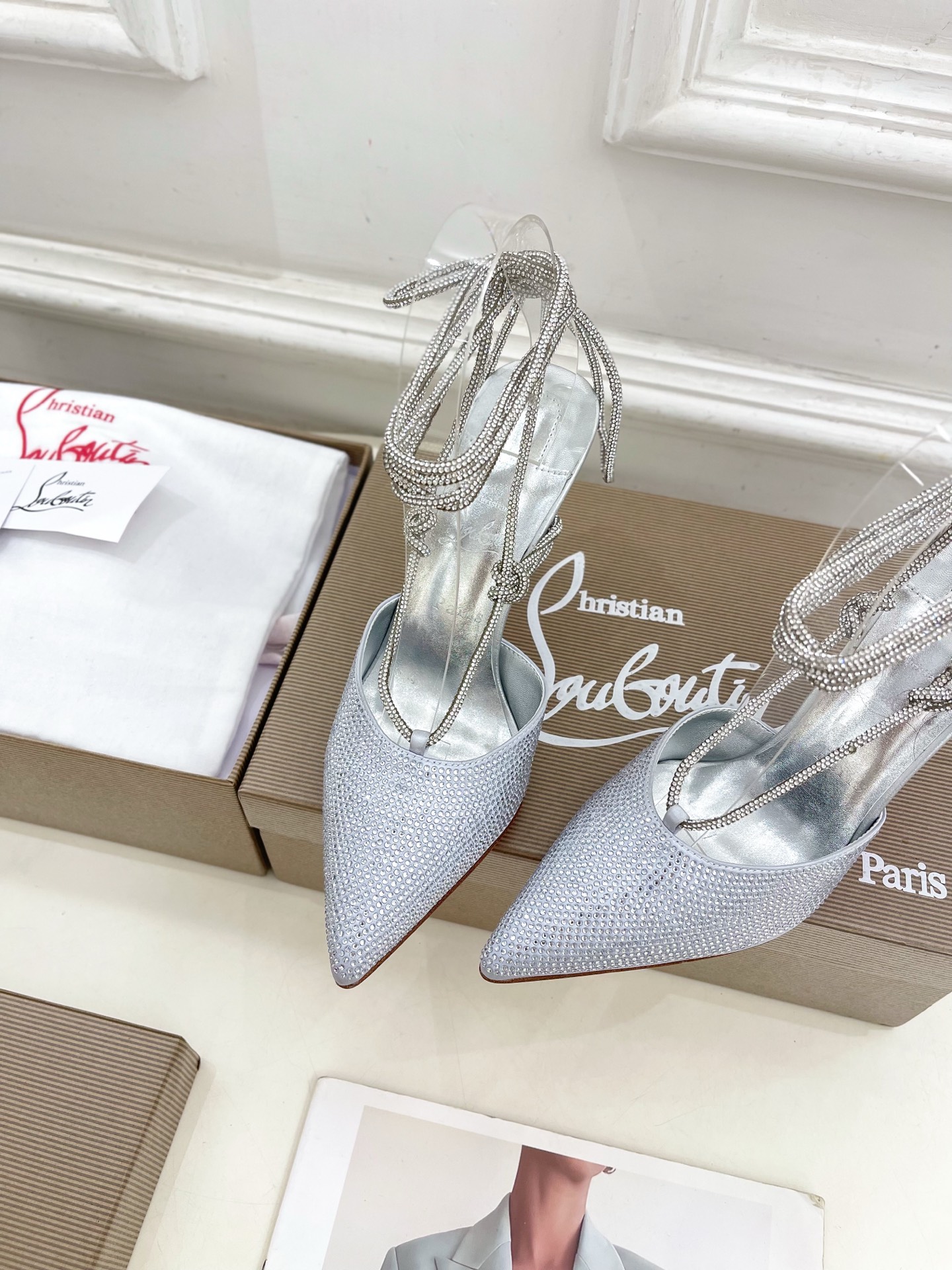 
Christian Louboutin路铂廷CL 红底鞋 25ss最新JUST JEWEL水晶钻高跟凉