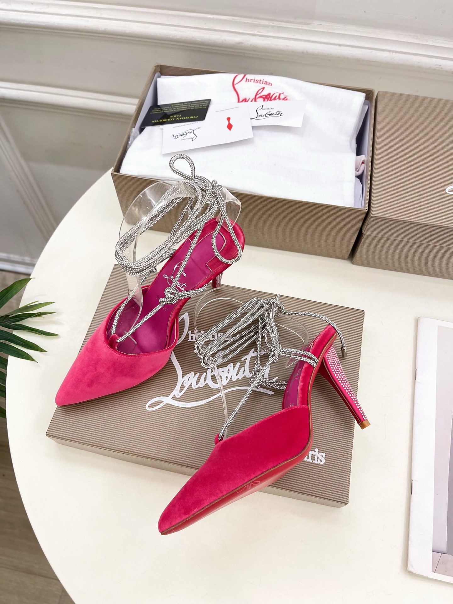 
Christian Louboutin路铂廷CL 红底鞋 25ss最新JUST JEWEL水晶钻高跟凉