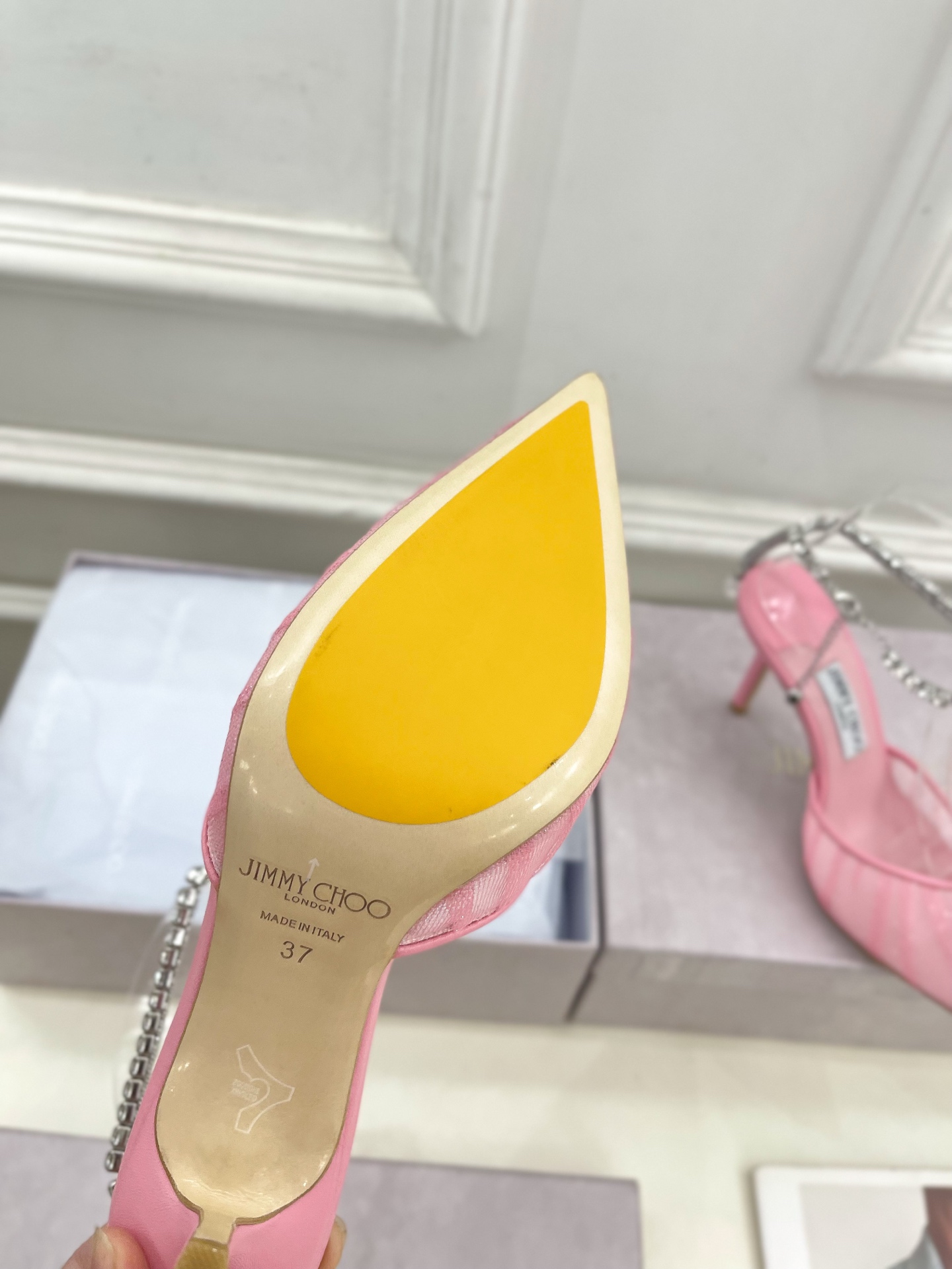 JimmyChoo✨吉米周 25ss ———
    
2025春夏新品 专柜最新JC网面水钻链条尖头高