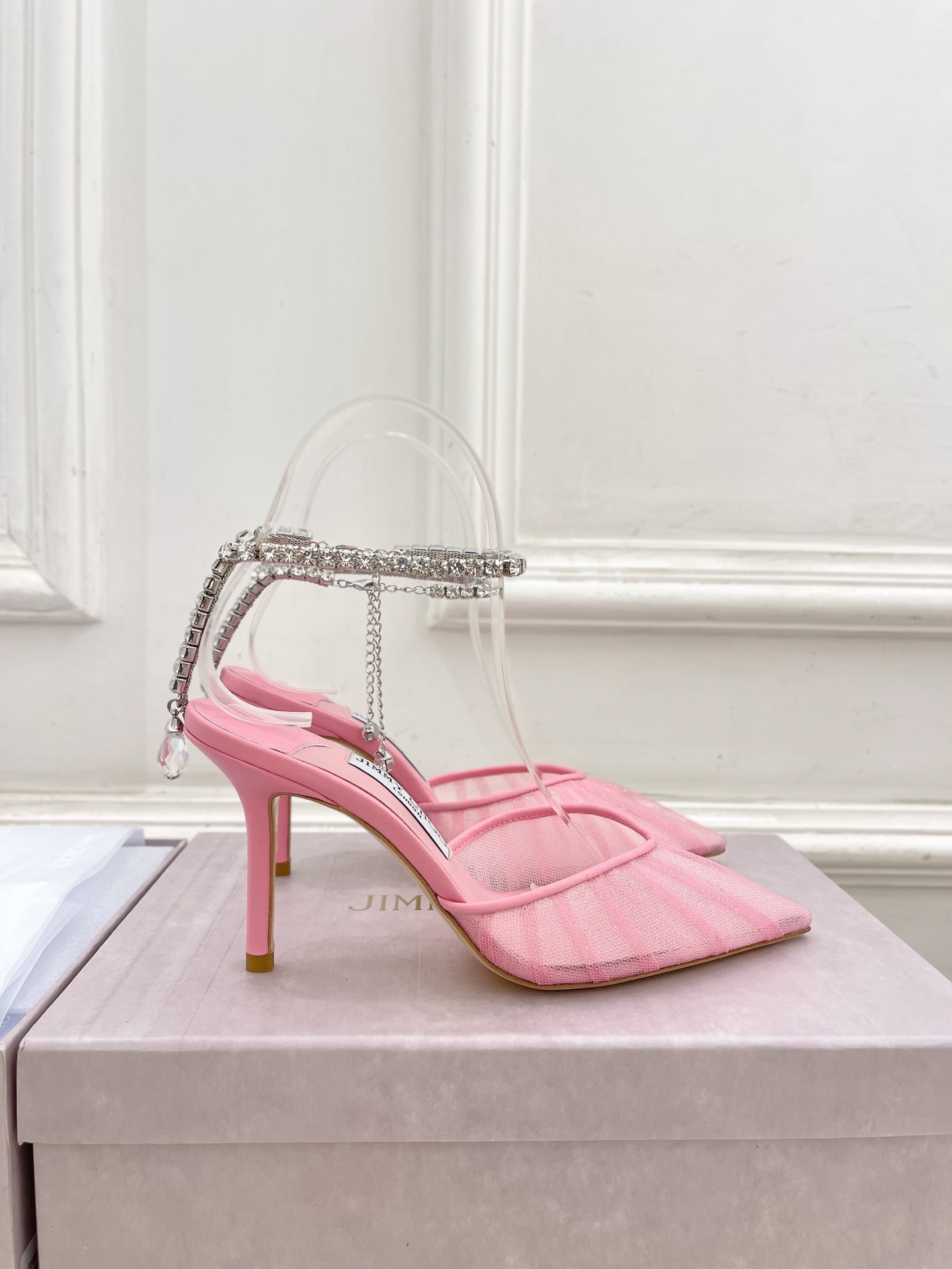 JimmyChoo✨吉米周 25ss ———
    
2025春夏新品 专柜最新JC网面水钻链条尖头高