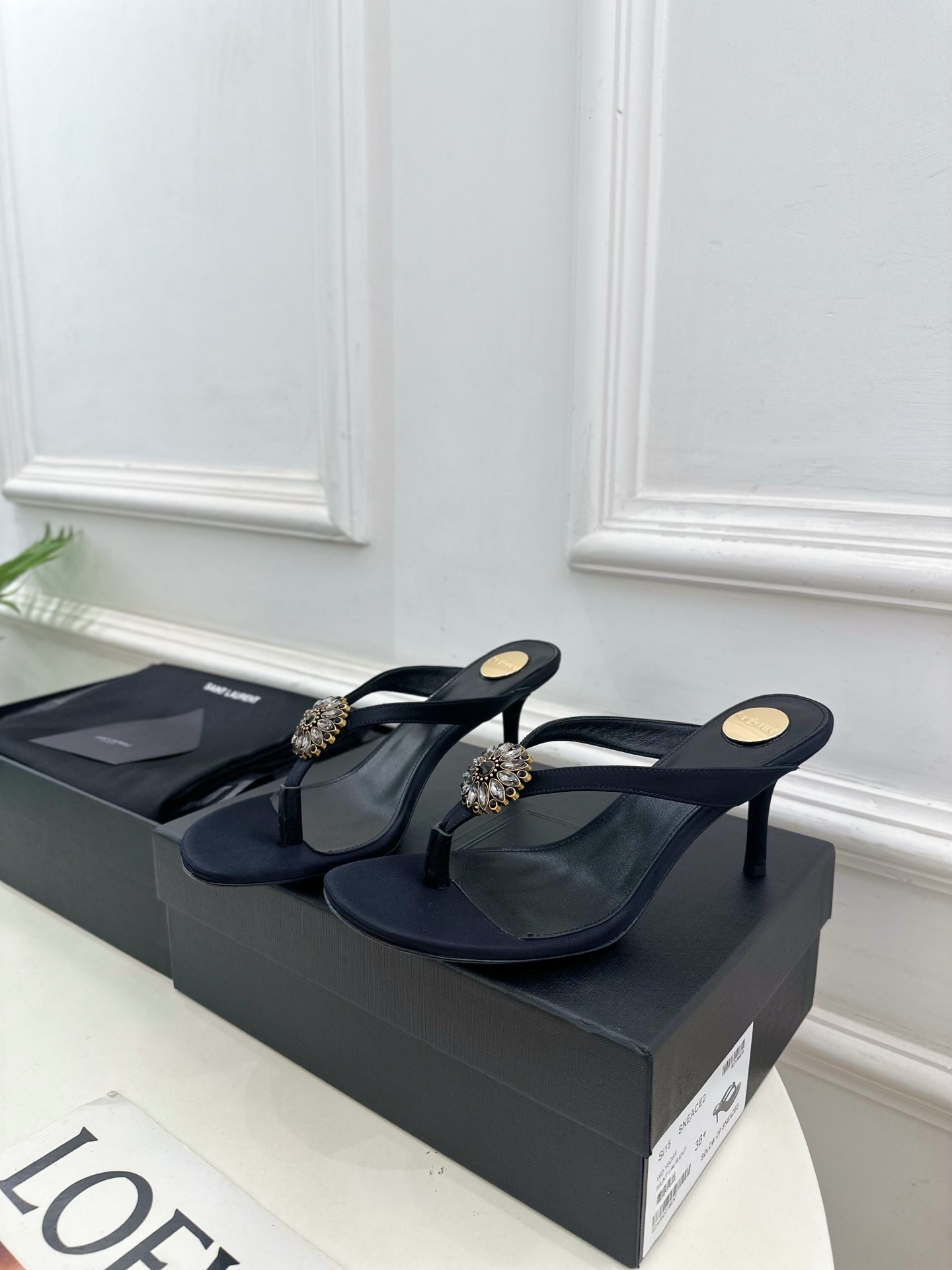 SAIN*LAURENT  圣罗兰 2025春夏新品 水钻人字夹趾高跟凉拖鞋上新☑️
—————————