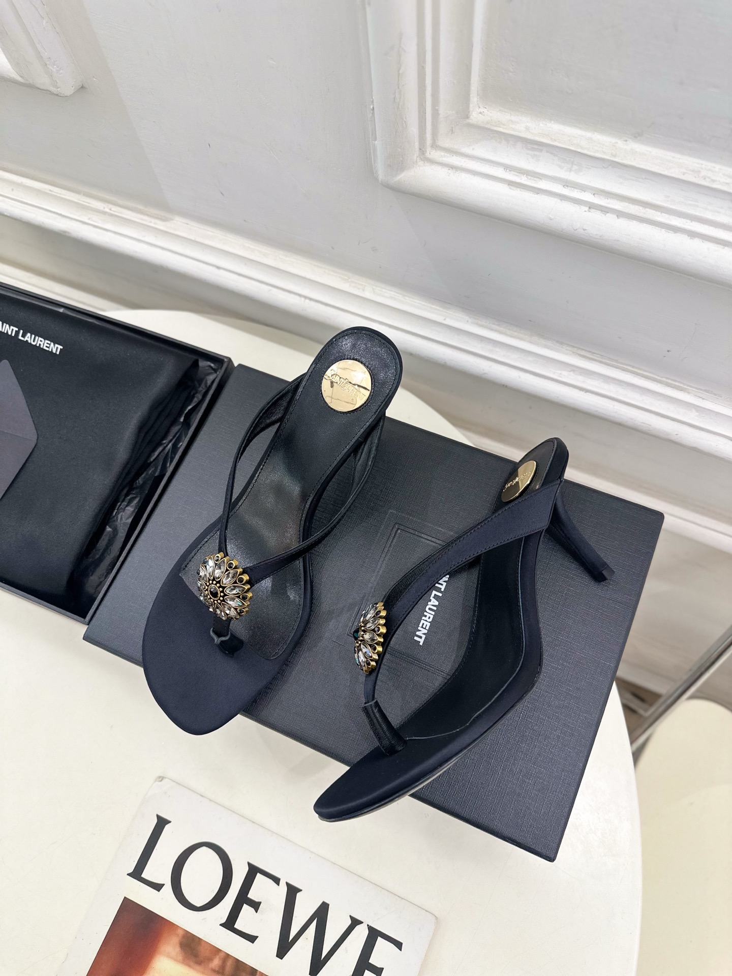 SAIN*LAURENT  圣罗兰 2025春夏新品 水钻人字夹趾高跟凉拖鞋上新☑️
—————————
