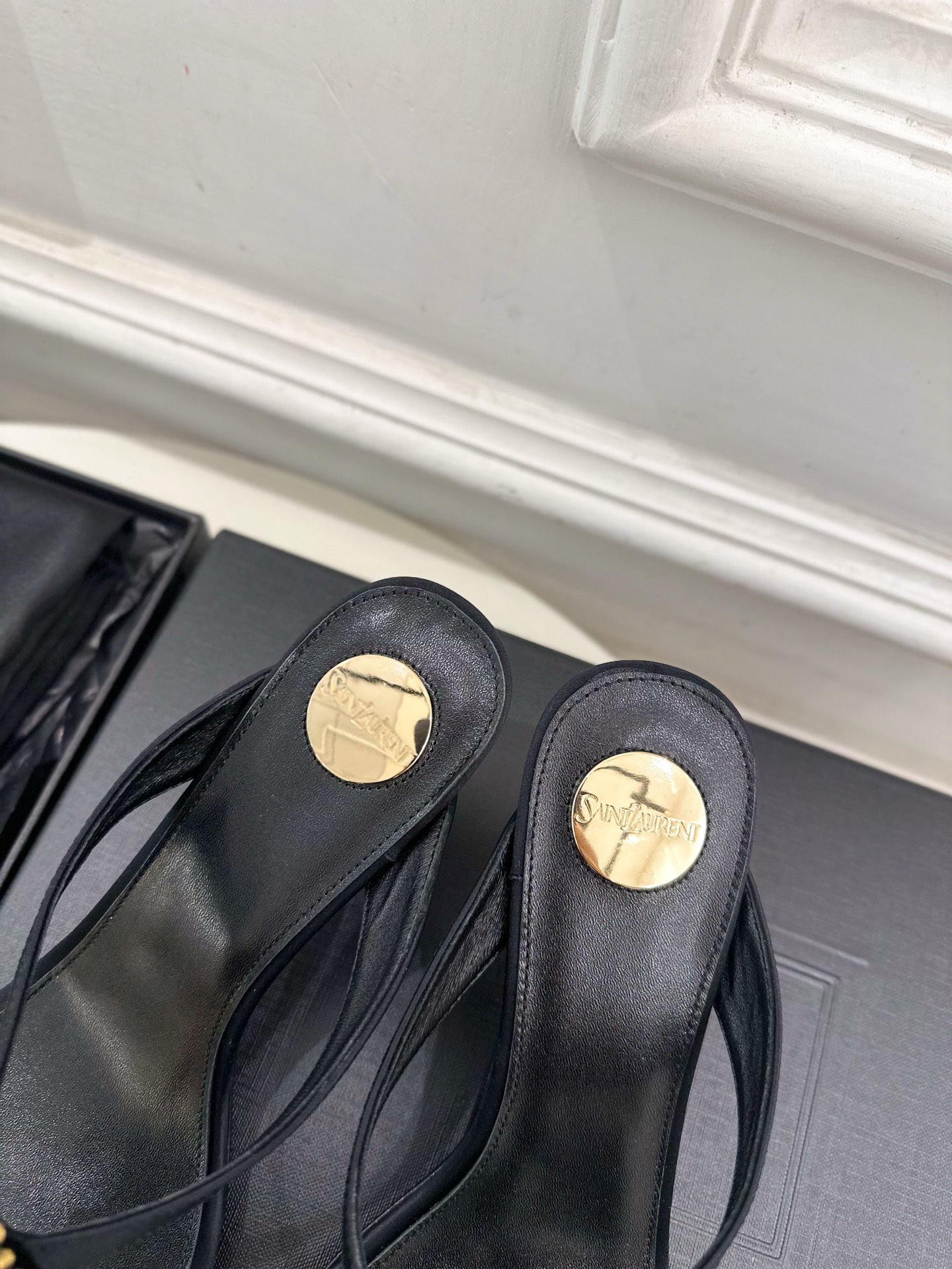 SAIN*LAURENT  圣罗兰 2025春夏新品 水钻人字夹趾高跟凉拖鞋上新☑️
—————————