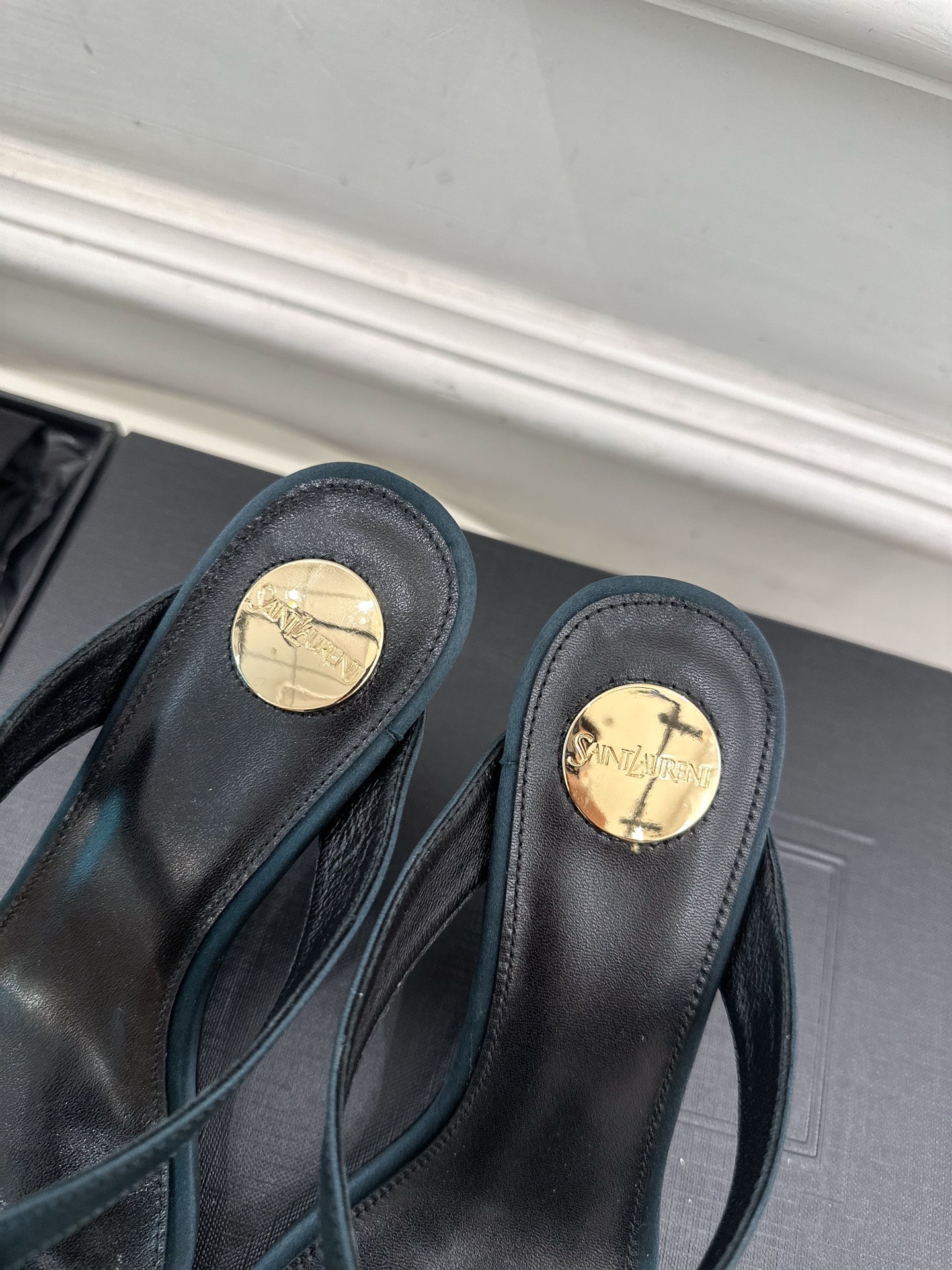 SAIN*LAURENT  圣罗兰 2025春夏新品 水钻人字夹趾高跟凉拖鞋上新☑️
—————————