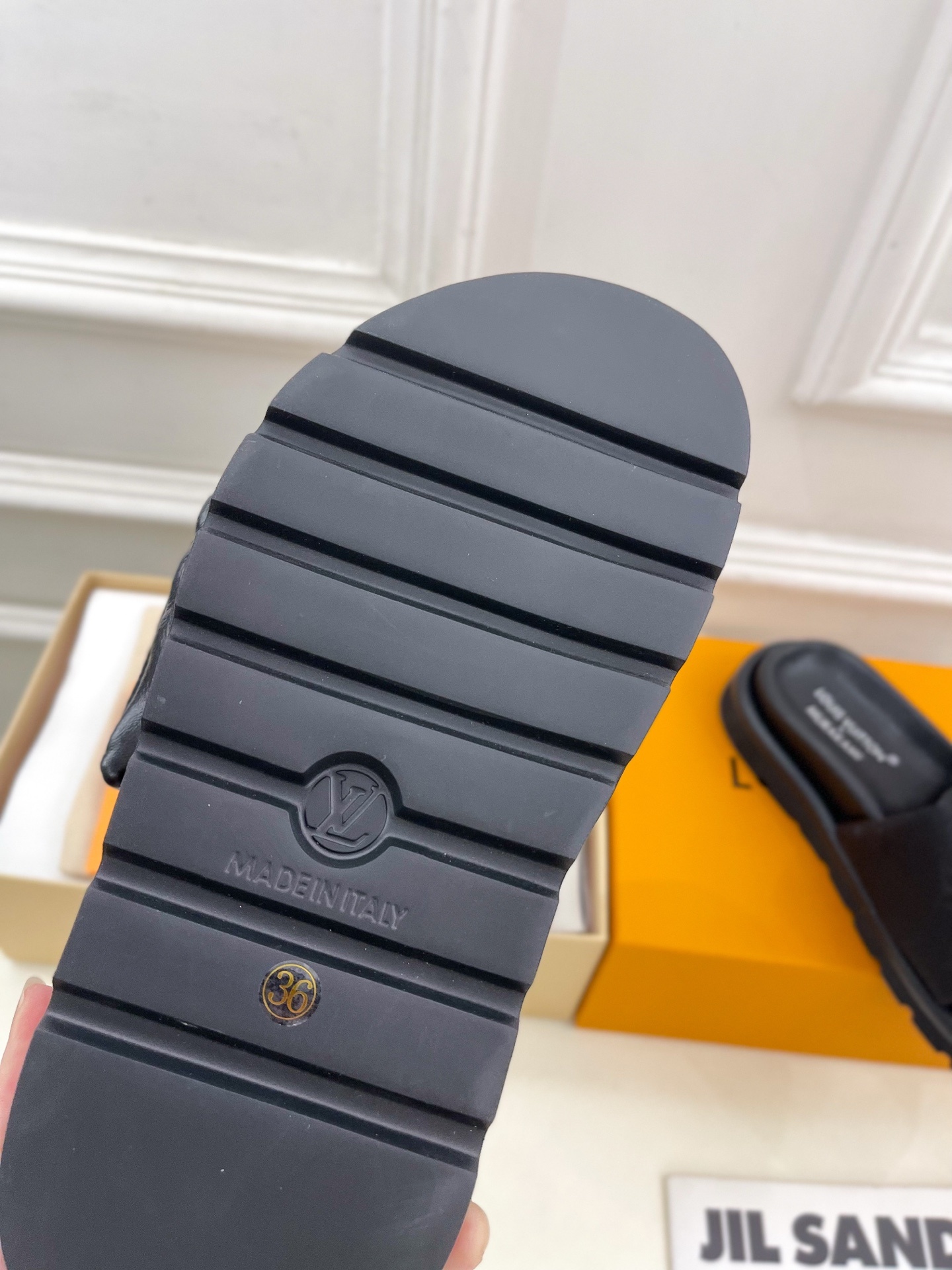 LV | 路易威登 25𝐬𝐬
🧡💚2025春夏新品 顶级版本⚠️
专柜主打最新款POOL