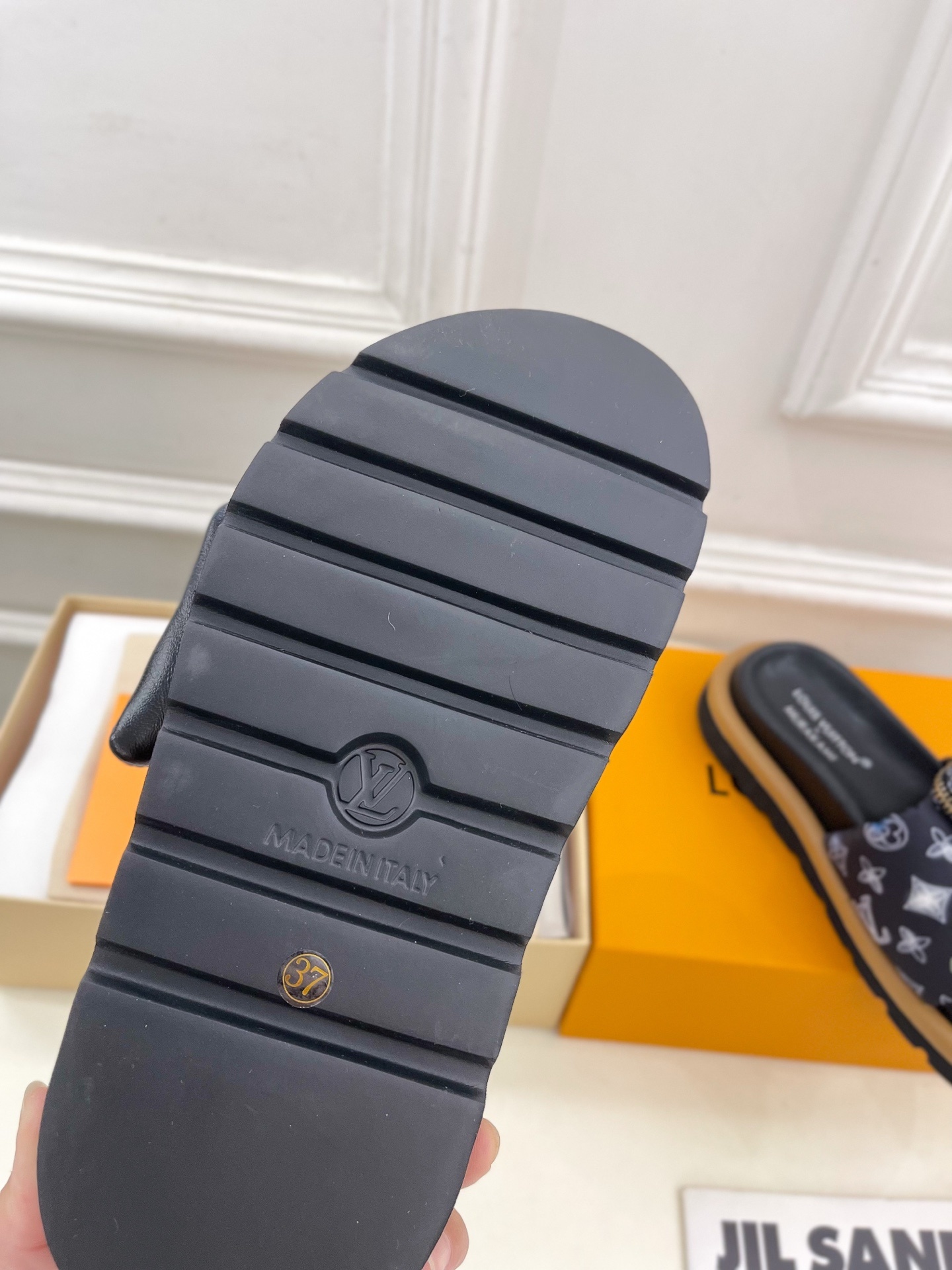 LV | 路易威登 25𝐬𝐬
🧡💚2025春夏新品 顶级版本⚠️
专柜主打最新款POOL