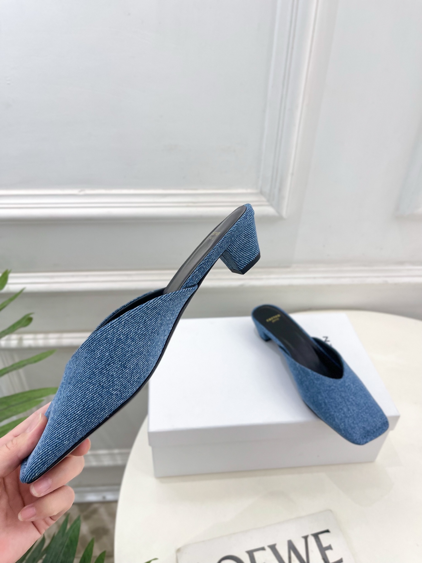CARVEN 2025春夏新品 方头穆勒半拖鞋
—————————
作为这两年最受欢迎的设计师牌，设计简