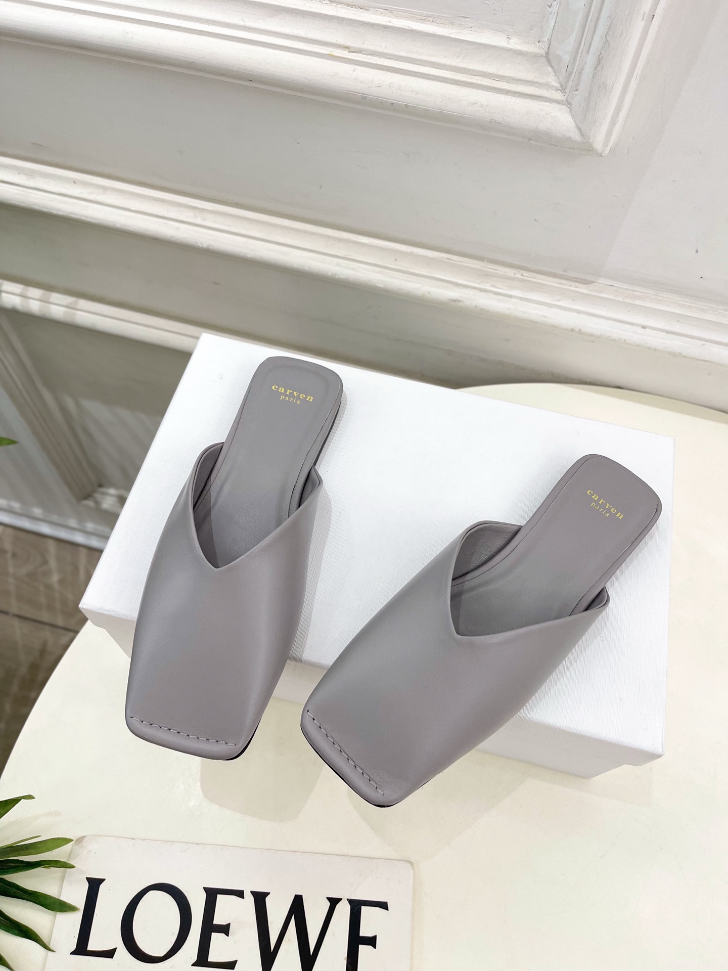 CARVEN 2025春夏新品 方头穆勒半拖鞋
—————————
作为这两年最受欢迎的设计师牌，设计简
