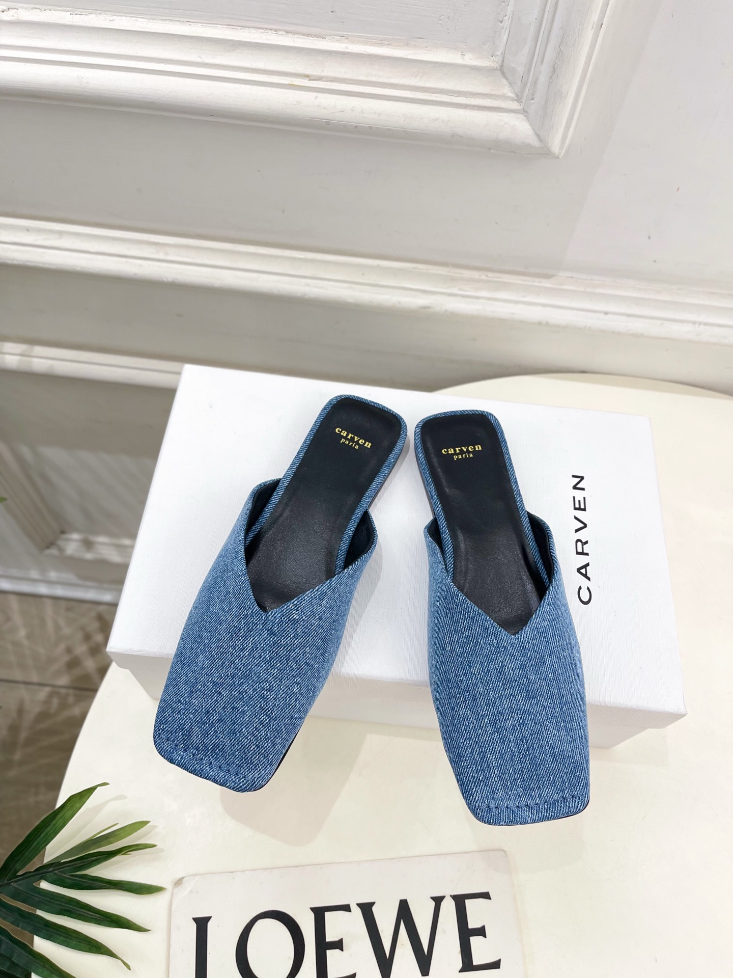 CARVEN 2025春夏新品 方头穆勒半拖鞋
—————————
作为这两年最受欢迎的设计师牌，设计简