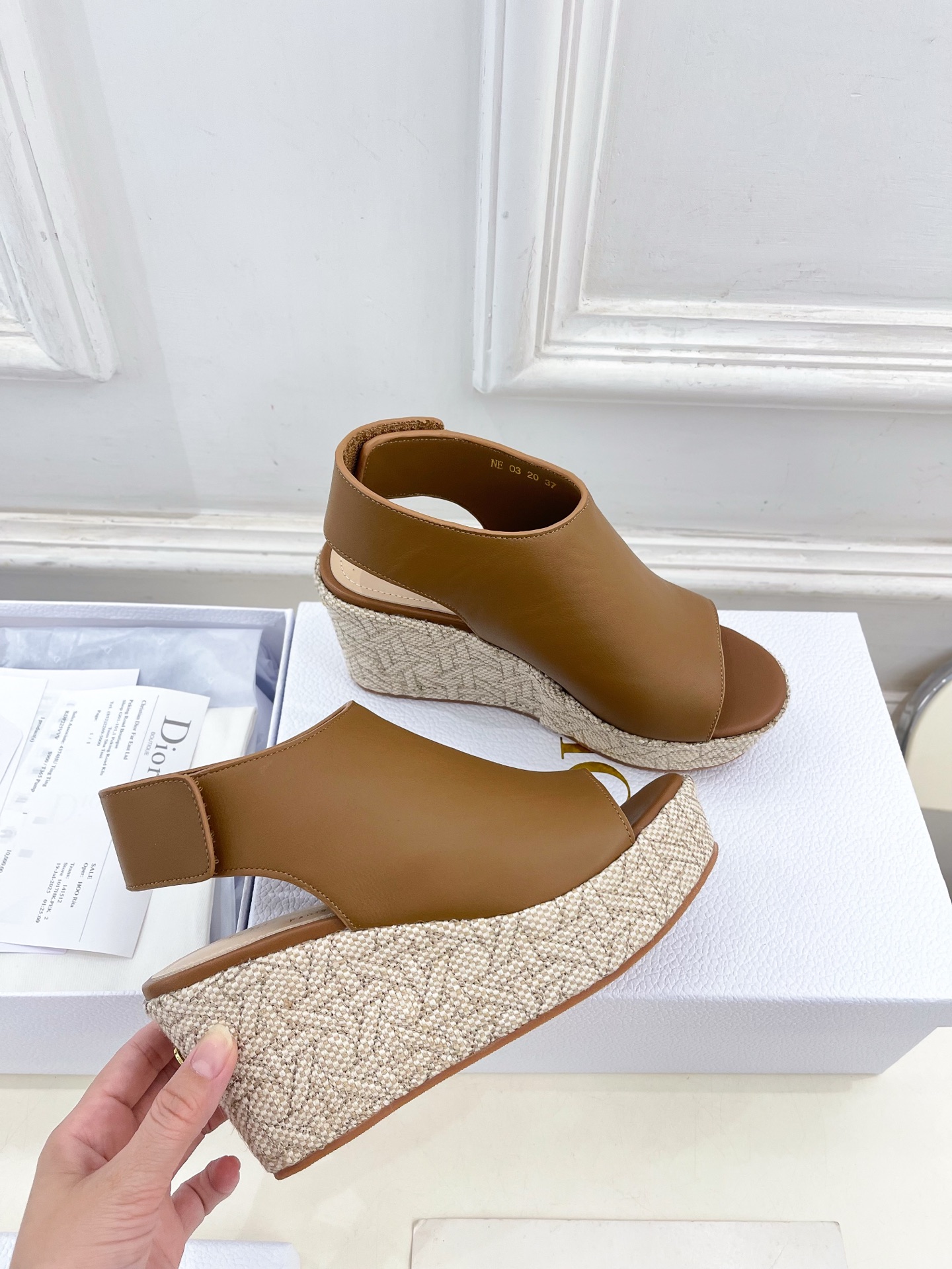 Dior |  迪奥 25 𝐬𝐬 

🧡💚2025春夏新品 顶级版本⚠️
专柜主打新款 Attitude