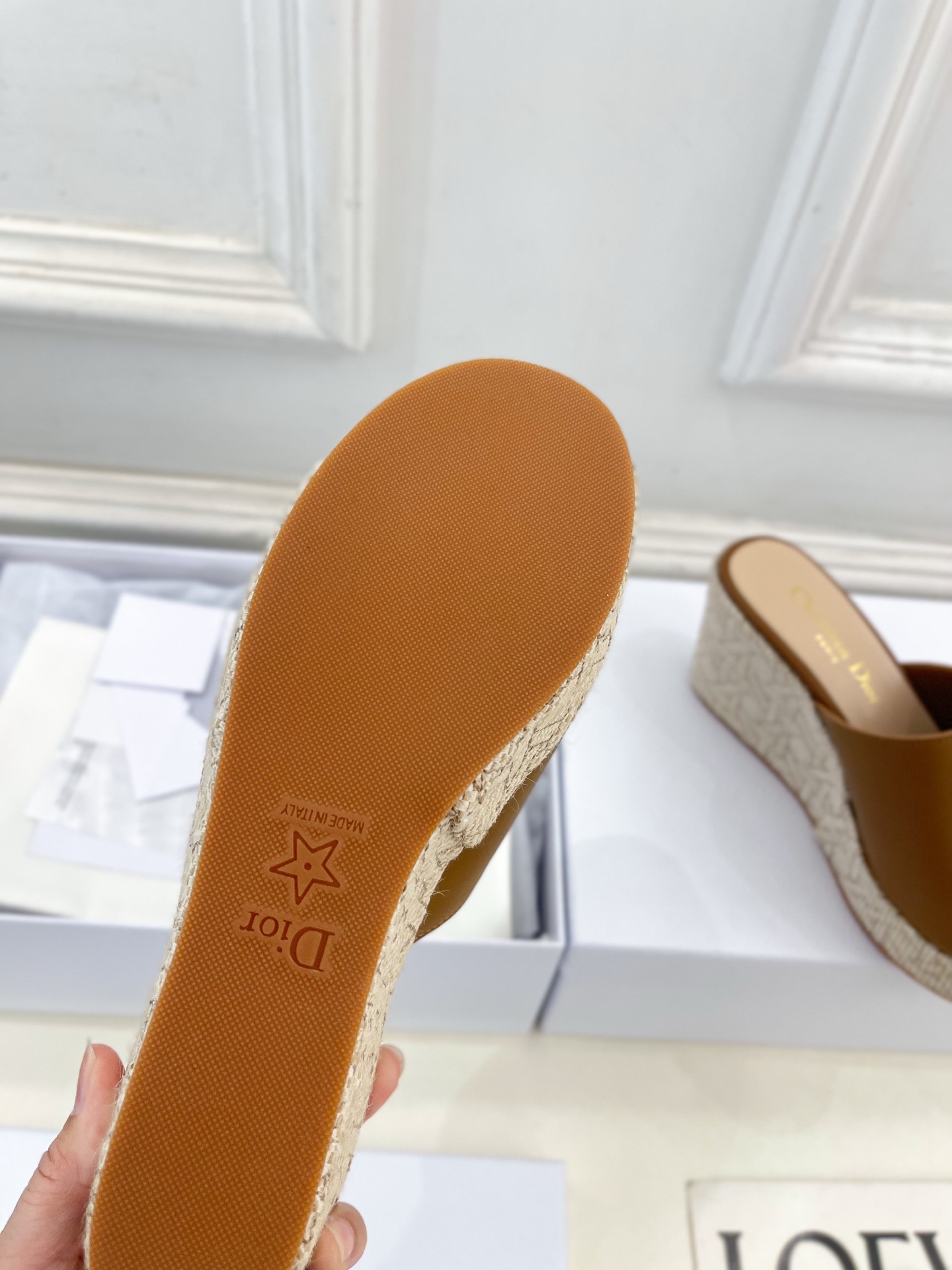 Dior |  迪奥 25 𝐬𝐬 

🧡💚2025春夏新品 顶级版本⚠️
专柜主打新款 Attitude