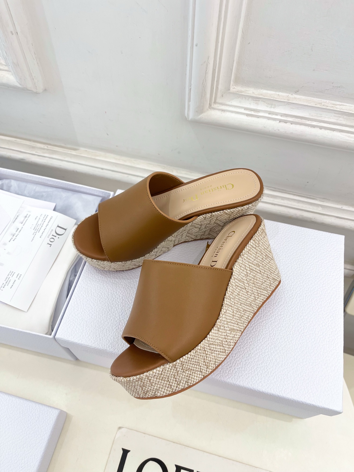 Dior |  迪奥 25 𝐬𝐬 

🧡💚2025春夏新品 顶级版本⚠️
专柜主打新款 Attitude
