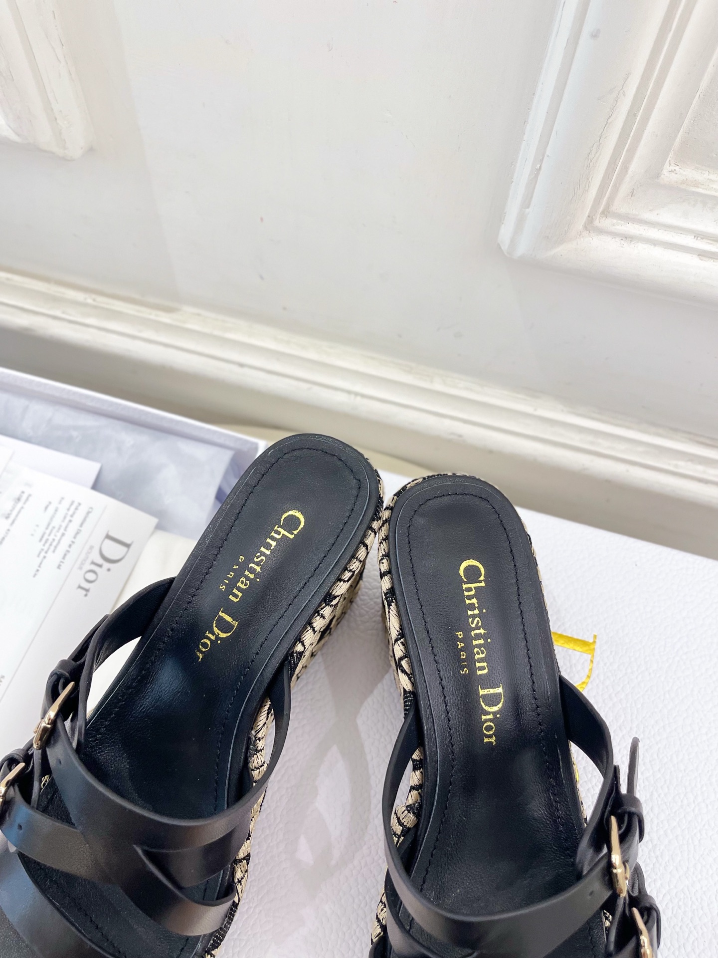Dior |  迪奥 25 𝐬𝐬 

🧡💚2025春夏新品 顶级版本⚠️
专柜主打新款 Attitude
