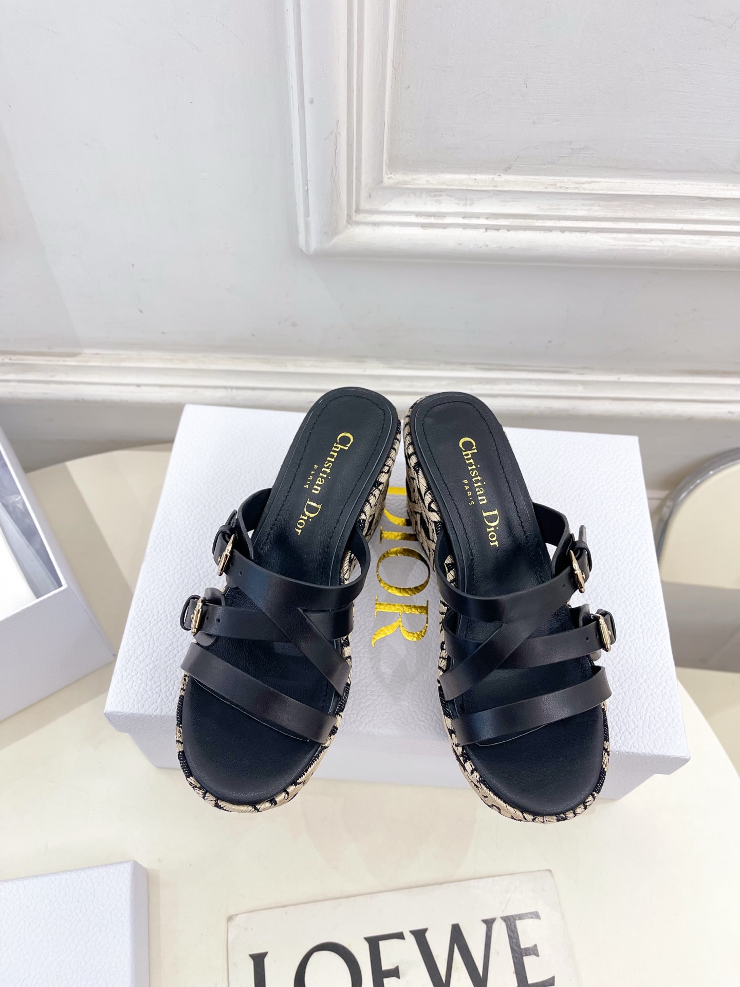 Dior |  迪奥 25 𝐬𝐬 

🧡💚2025春夏新品 顶级版本⚠️
专柜主打新款 Attitude