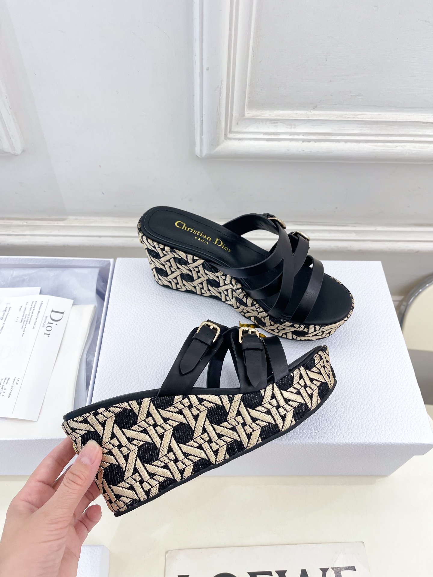 Dior |  迪奥 25 𝐬𝐬 

🧡💚2025春夏新品 顶级版本⚠️
专柜主打新款 Attitude