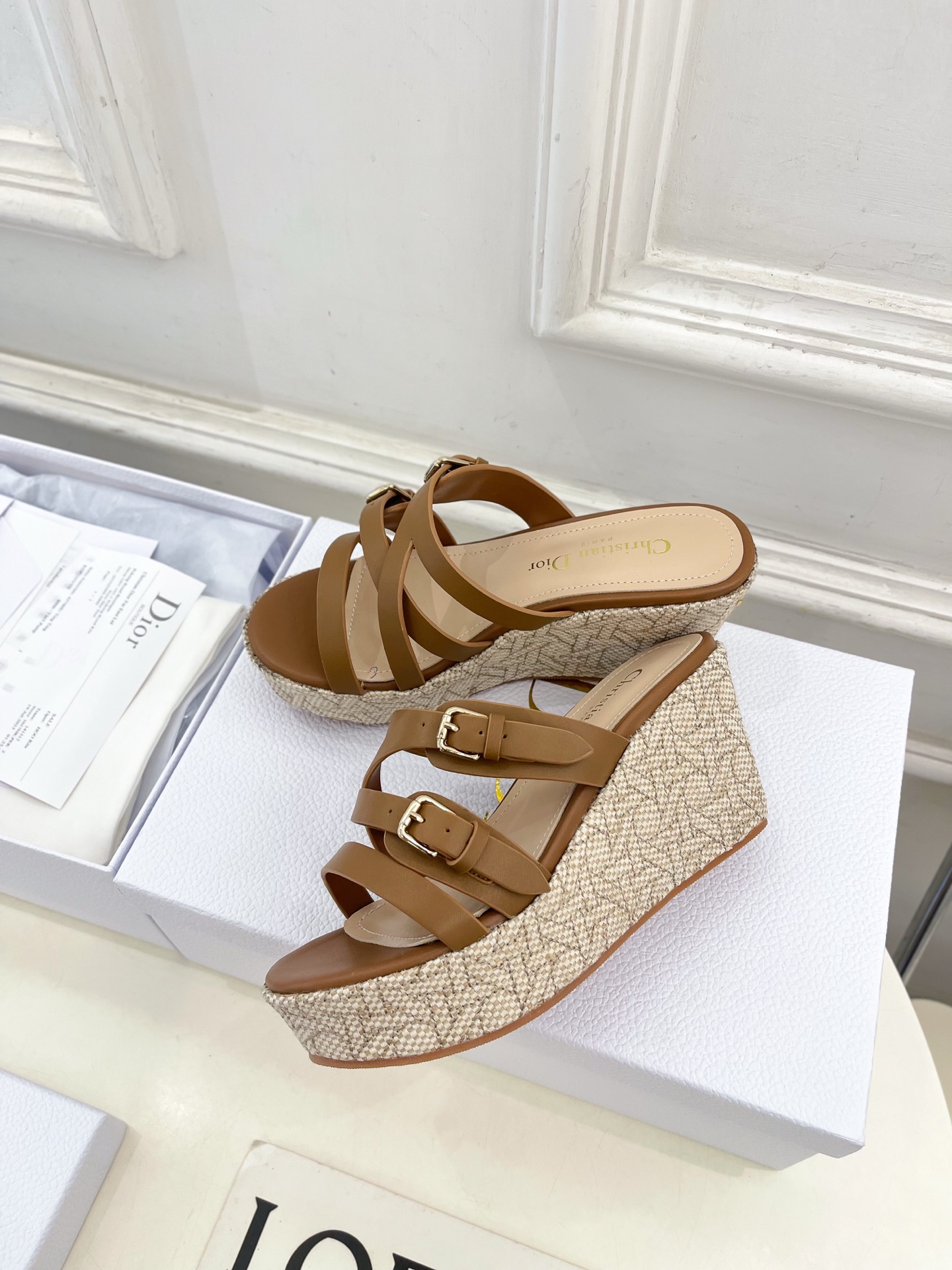 Dior |  迪奥 25 𝐬𝐬 

🧡💚2025春夏新品 顶级版本⚠️
专柜主打新款 Attitude