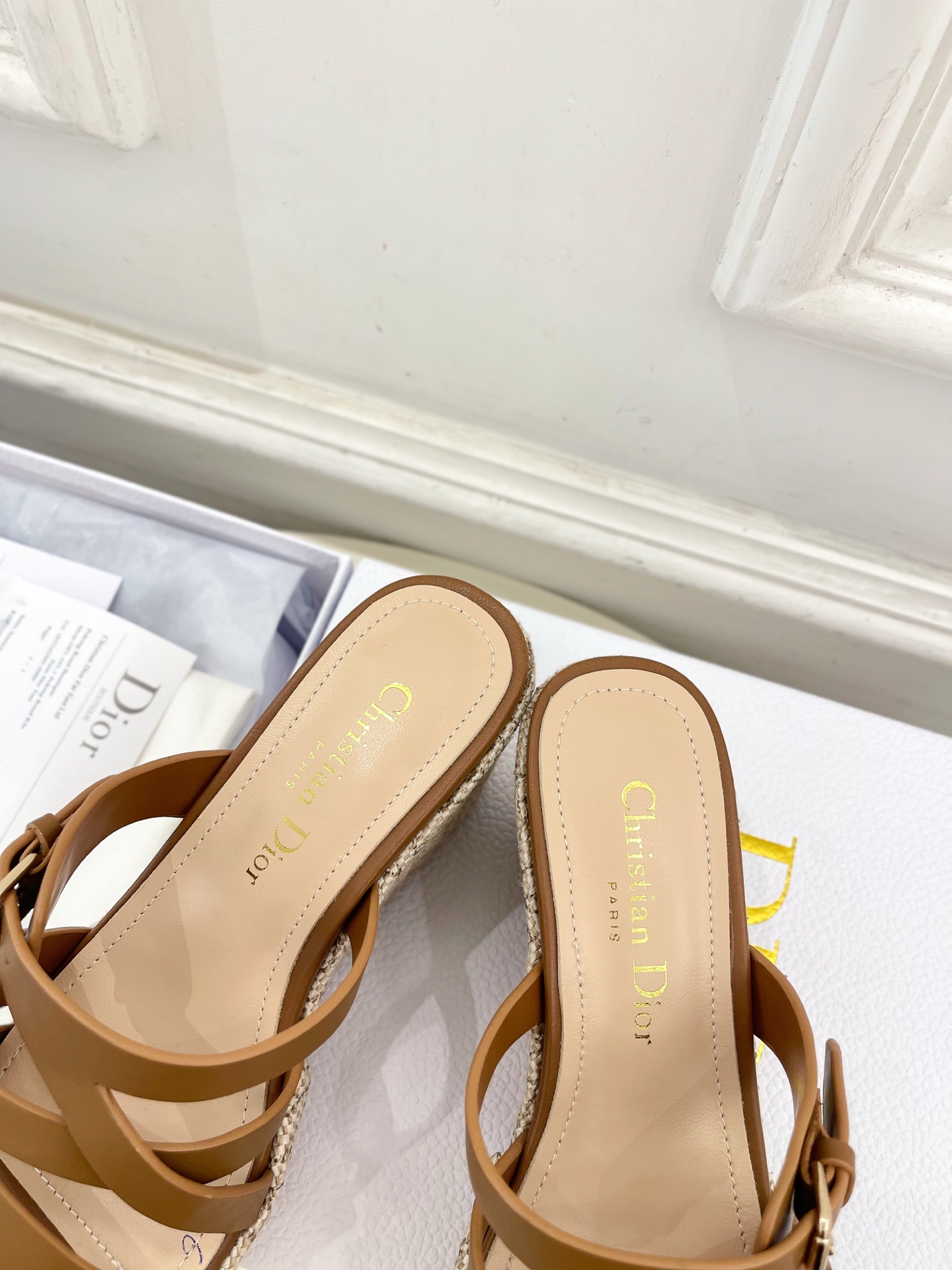 Dior |  迪奥 25 𝐬𝐬 

🧡💚2025春夏新品 顶级版本⚠️
专柜主打新款 Attitude