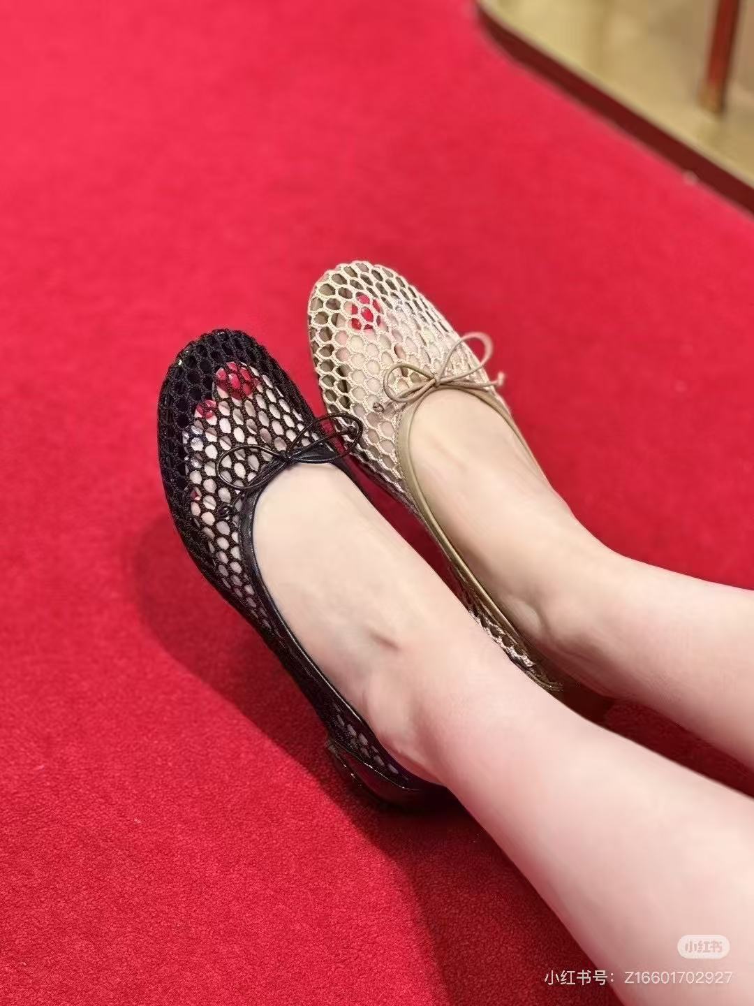 NO:407517,Picture of foot on counter Z, ballet shoes19860909专柜Z上脚图,芭蕾舞鞋,Women's Shoes