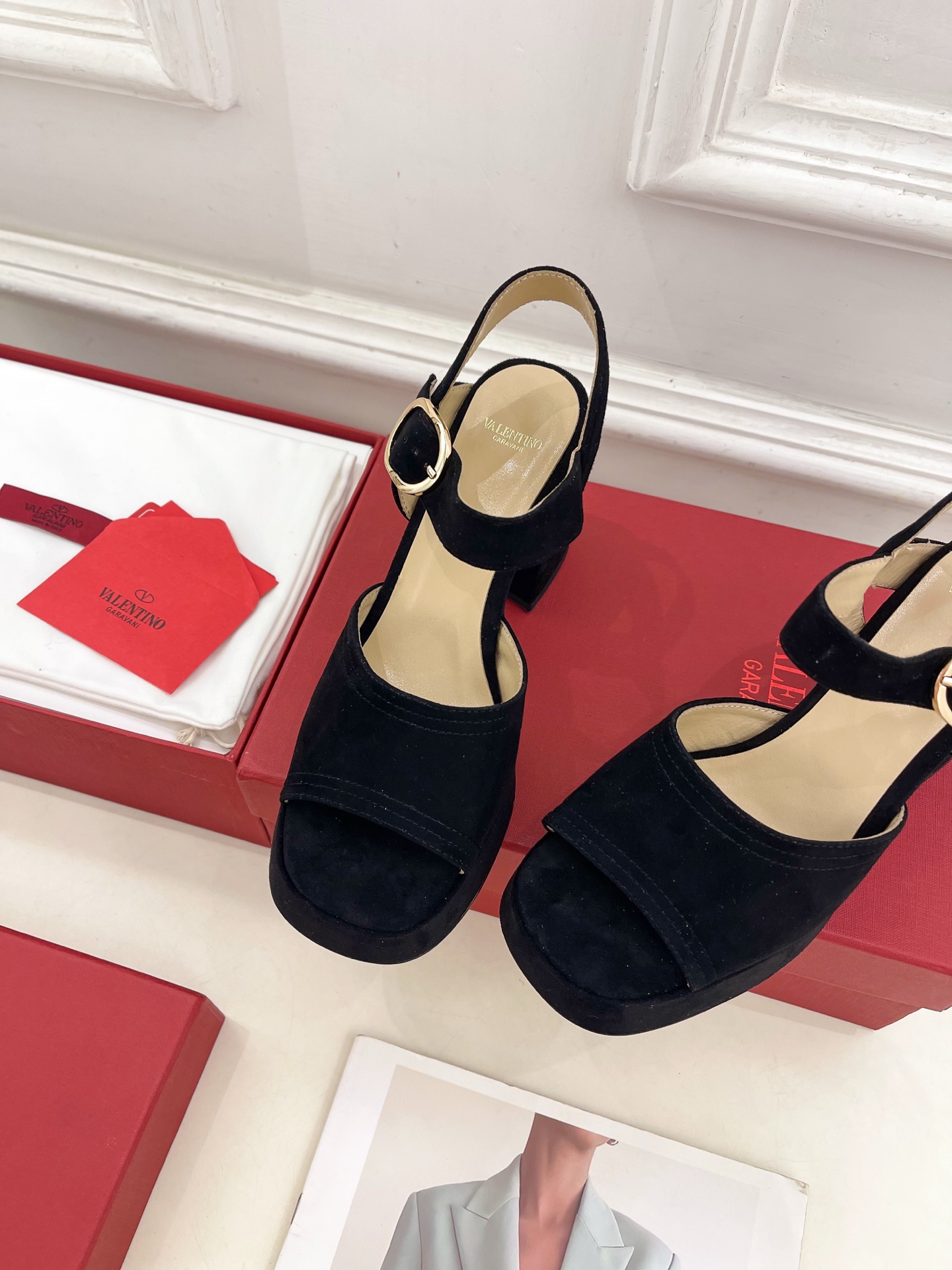 Valentino 华伦天奴 2025春夏新品 防水台高跟凉鞋上新☑️
——————————————
V