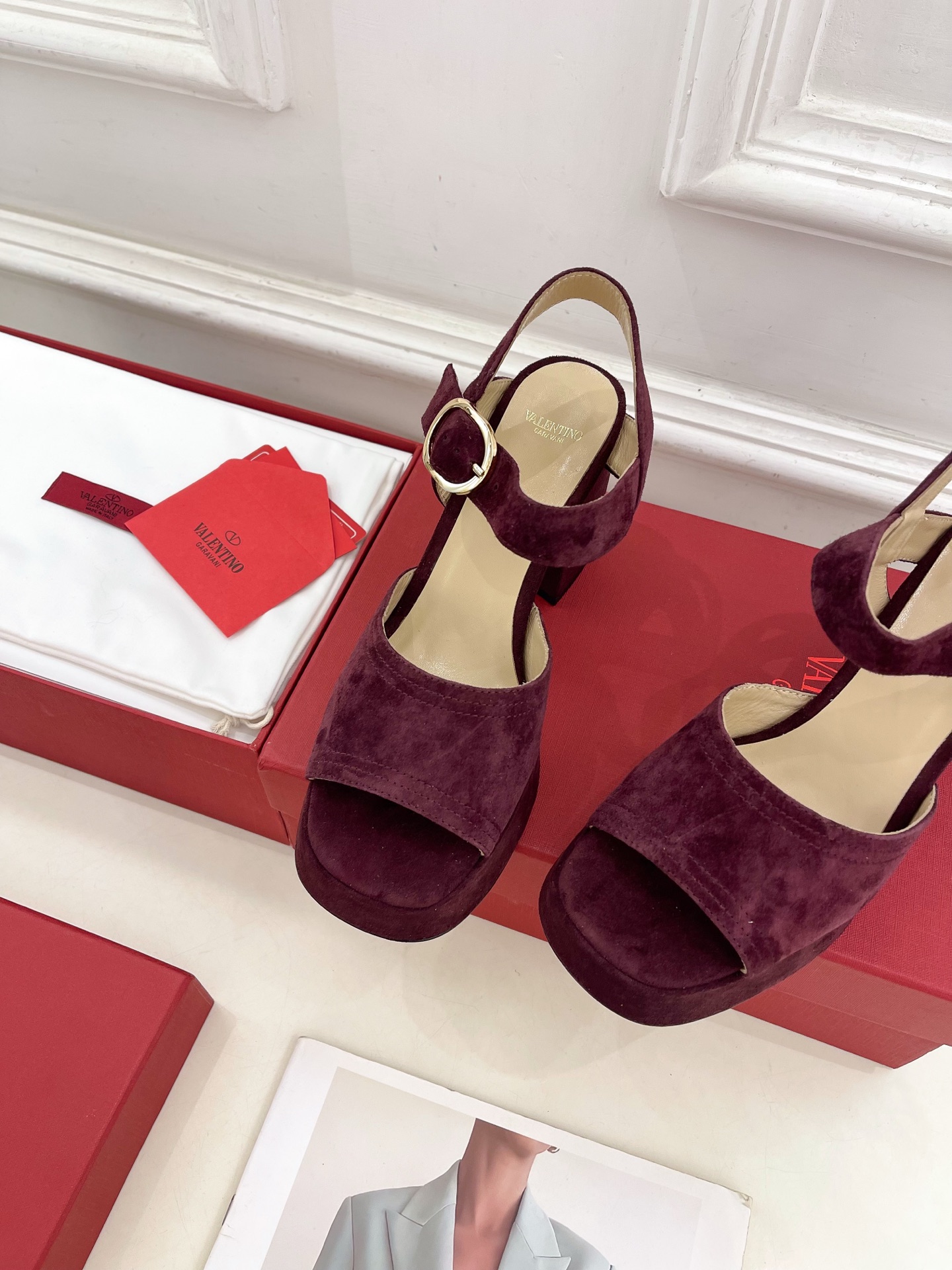 Valentino 华伦天奴 2025春夏新品 防水台高跟凉鞋上新☑️
——————————————
V