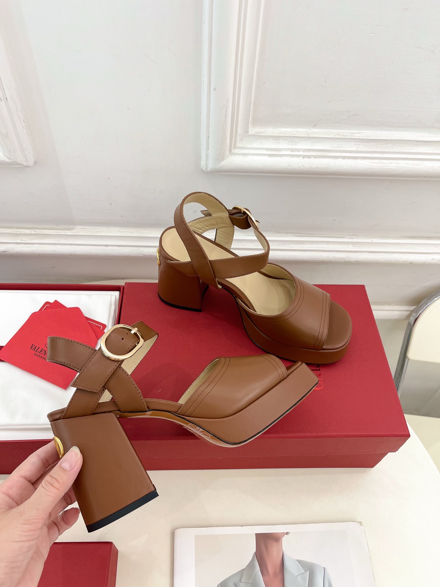 Valentino 华伦天奴 2025春夏新品 防水台高跟凉鞋上新☑️
——————————————
V