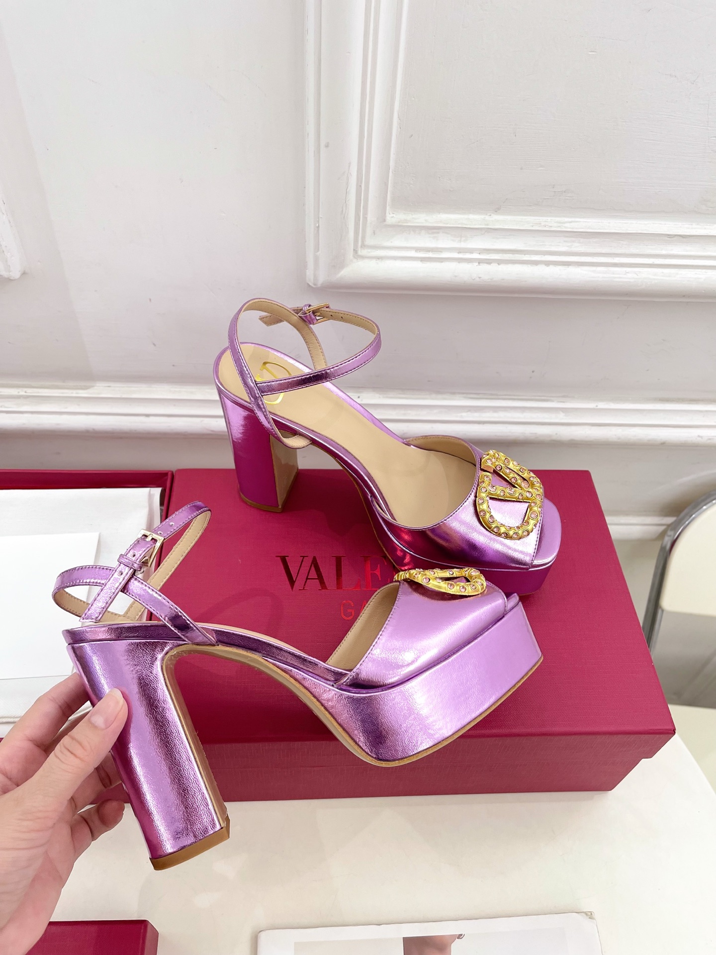 Valentino 华伦天奴 2025春夏新品 VT恨天高防水台高跟凉鞋上新☑️
———————————