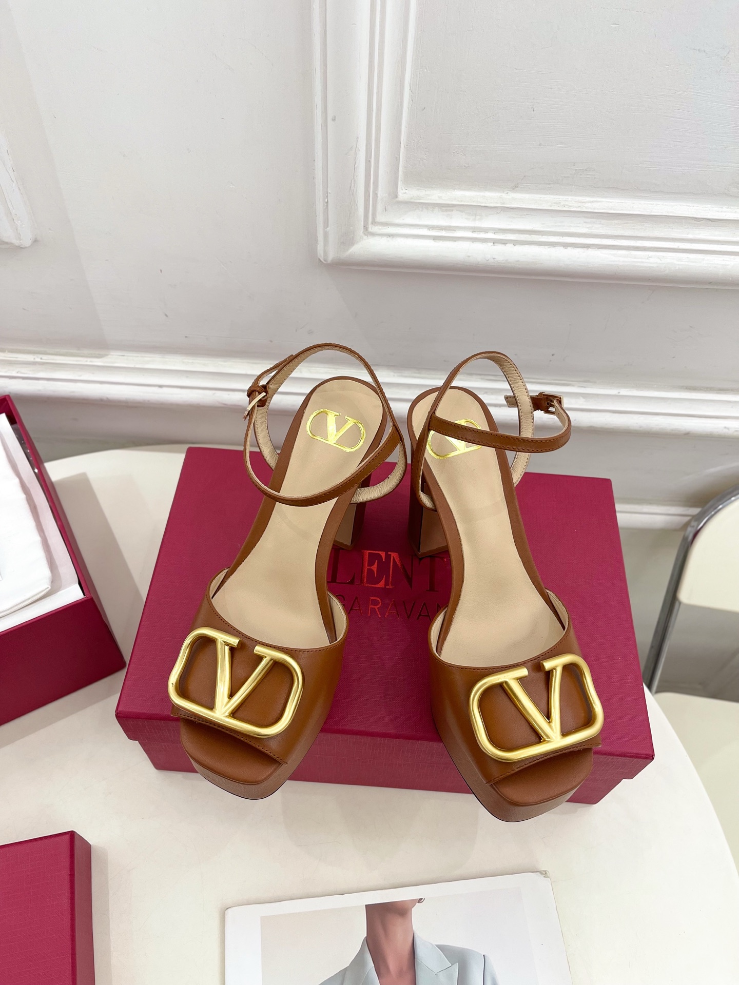 Valentino 华伦天奴 2025春夏新品 VT恨天高防水台高跟凉鞋上新☑️
———————————