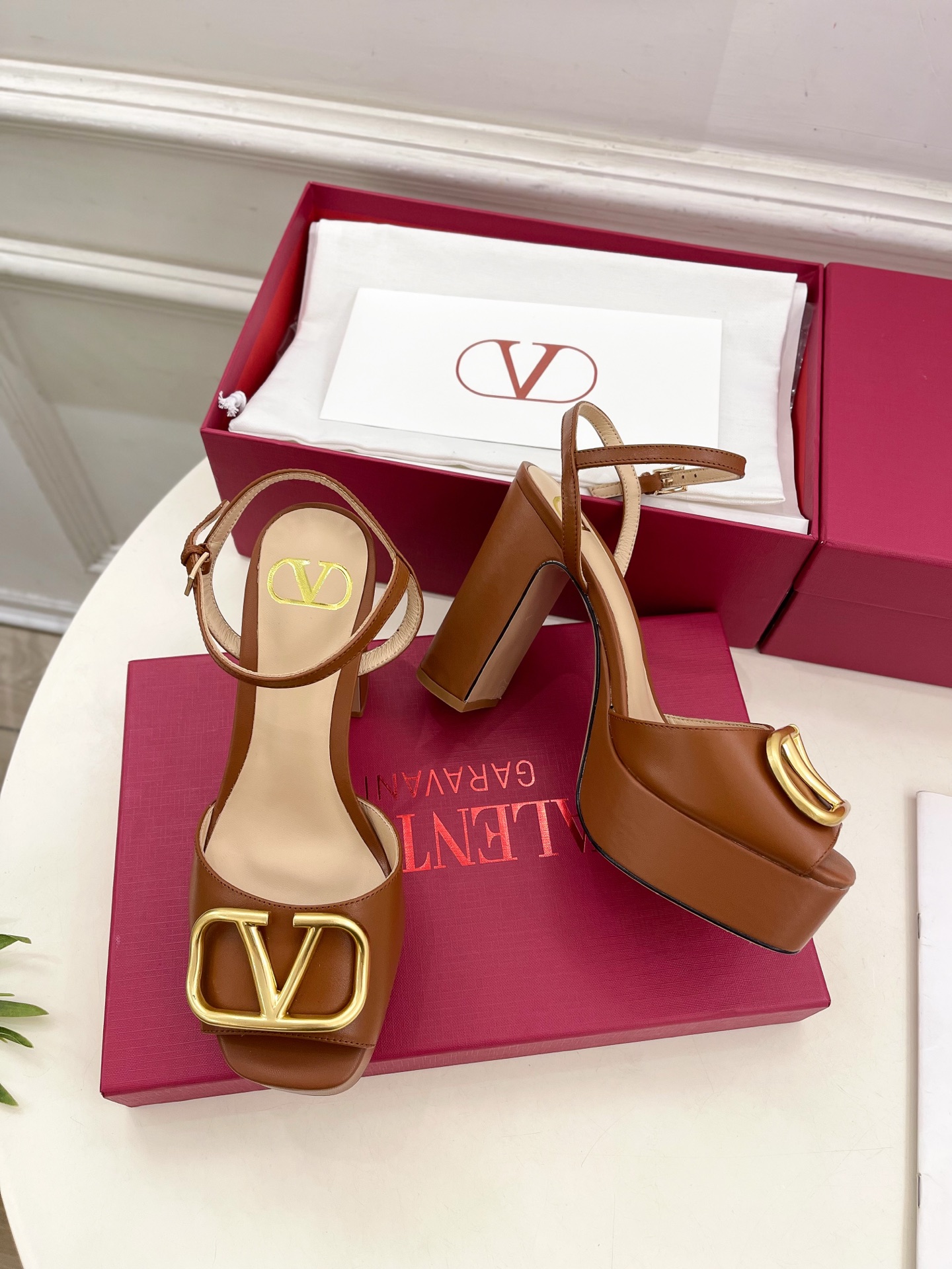 Valentino 华伦天奴 2025春夏新品 VT恨天高防水台高跟凉鞋上新☑️
———————————