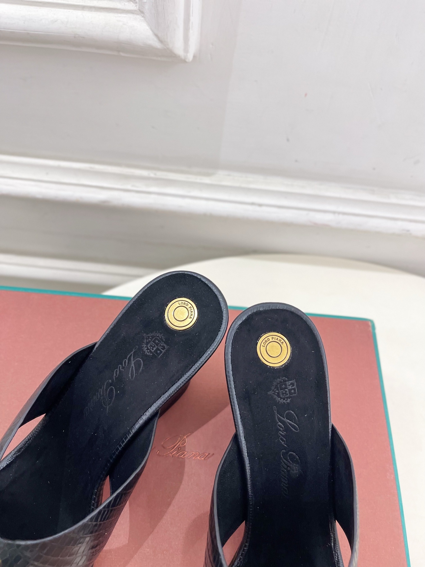 Loro Piana 乐悠翩雅 代购级别⚠️2025春夏新品 Vera女士凉拖鞋—————————
L