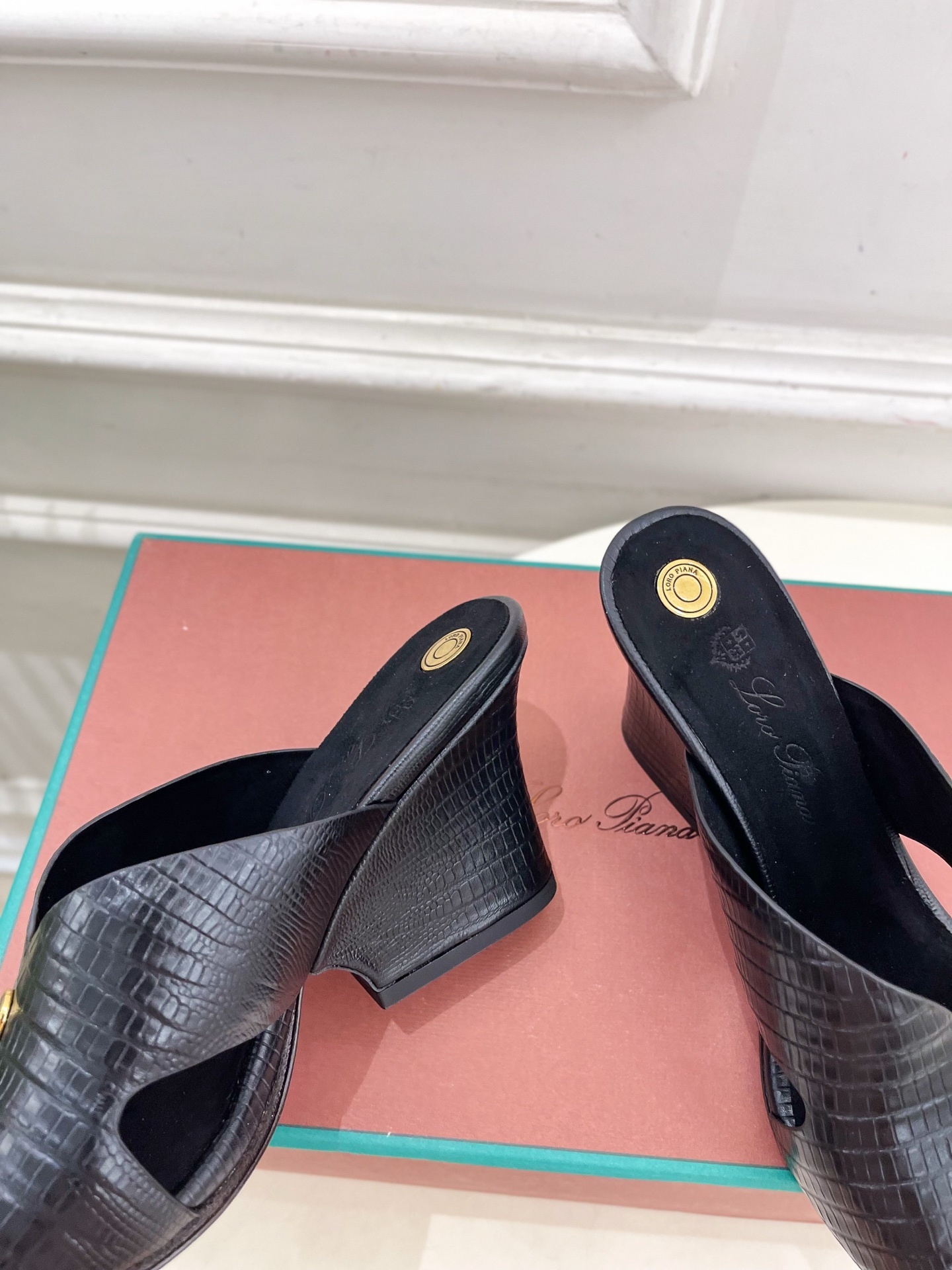 Loro Piana 乐悠翩雅 代购级别⚠️2025春夏新品 Vera女士凉拖鞋—————————
L