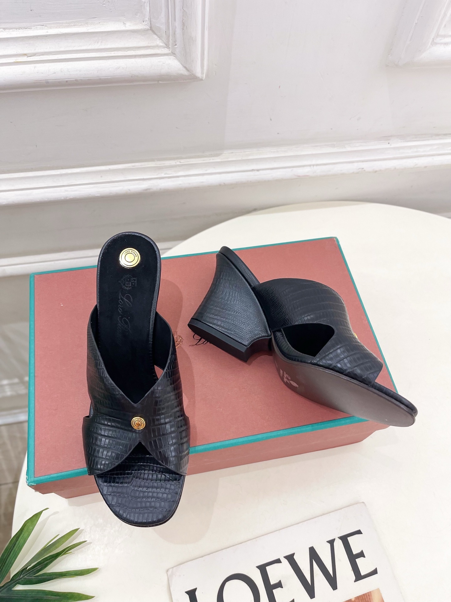 Loro Piana 乐悠翩雅 代购级别⚠️2025春夏新品 Vera女士凉拖鞋—————————
L