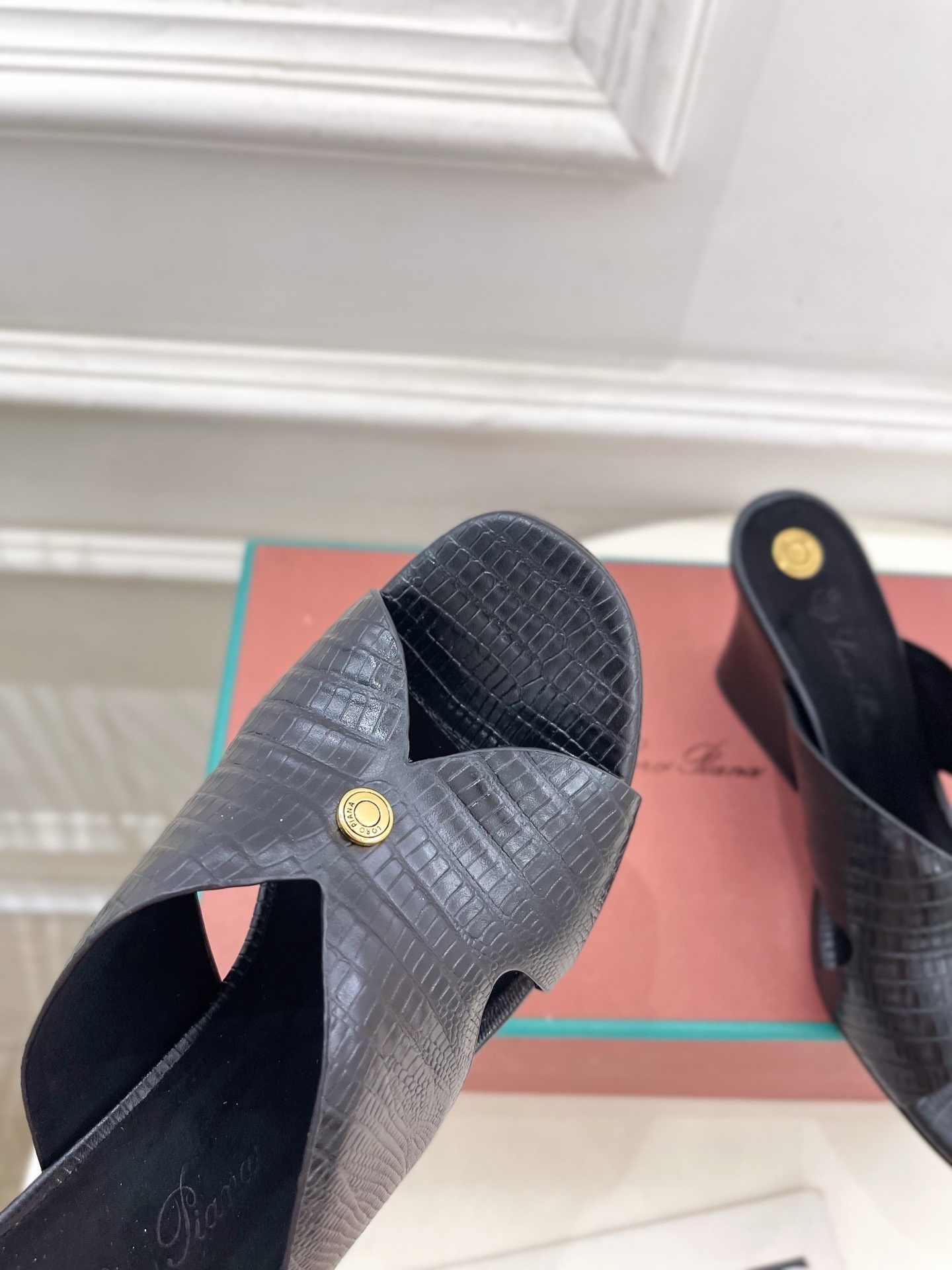 Loro Piana 乐悠翩雅 代购级别⚠️2025春夏新品 Vera女士凉拖鞋—————————
L