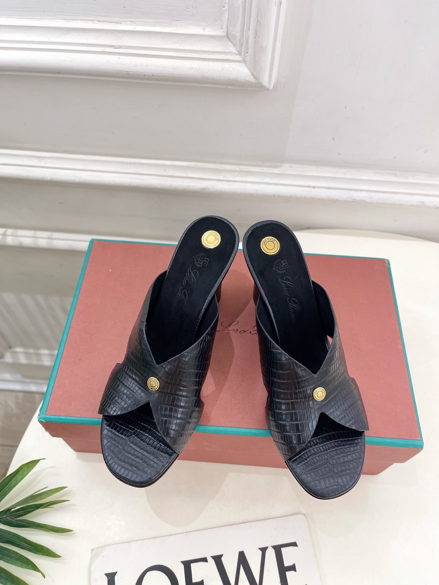 Loro Piana 乐悠翩雅 代购级别⚠️2025春夏新品 Vera女士凉拖鞋—————————
L