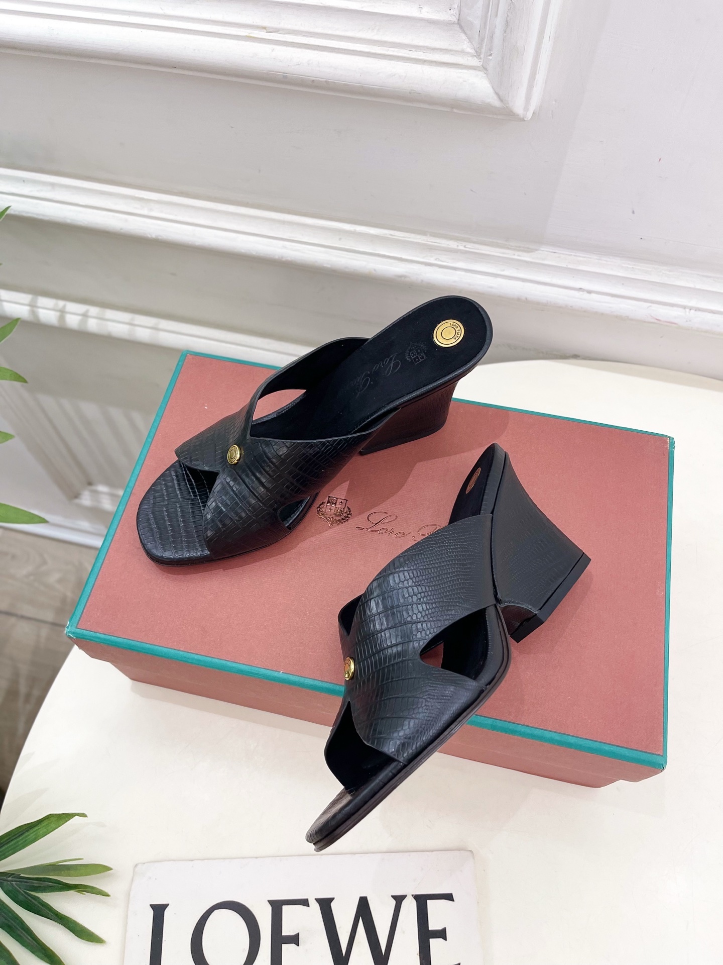 Loro Piana 乐悠翩雅 代购级别⚠️2025春夏新品 Vera女士凉拖鞋—————————
L