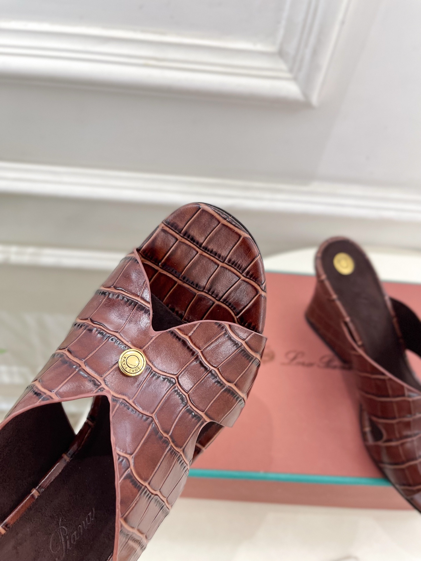 Loro Piana 乐悠翩雅 代购级别⚠️2025春夏新品 Vera女士凉拖鞋—————————
L