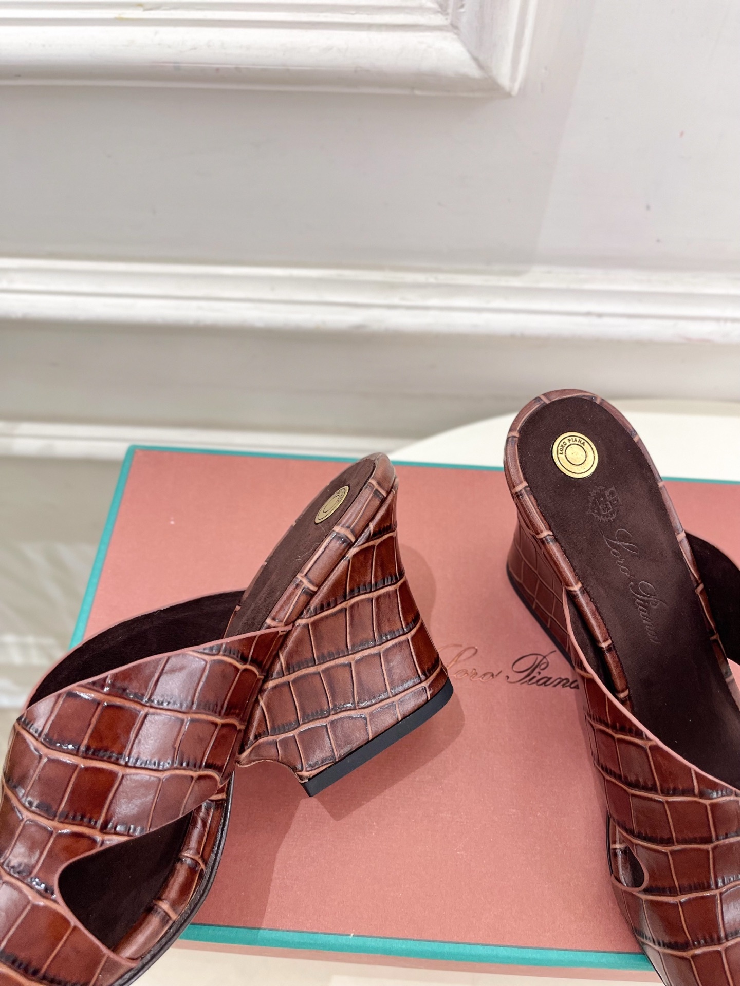 Loro Piana 乐悠翩雅 代购级别⚠️2025春夏新品 Vera女士凉拖鞋—————————
L